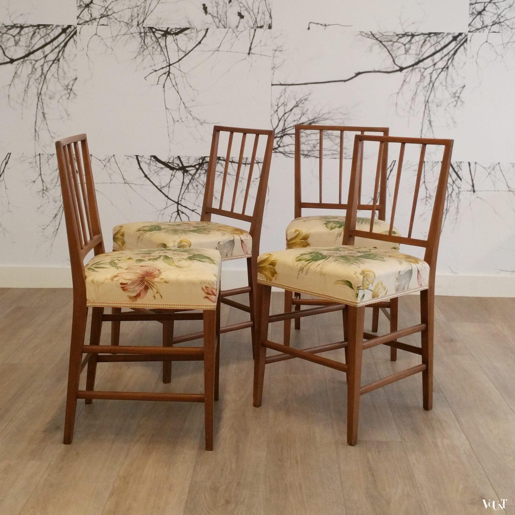 Set van 5 antieke eettafelstoelen met florale stof (Paleis Huis ten Bosch)