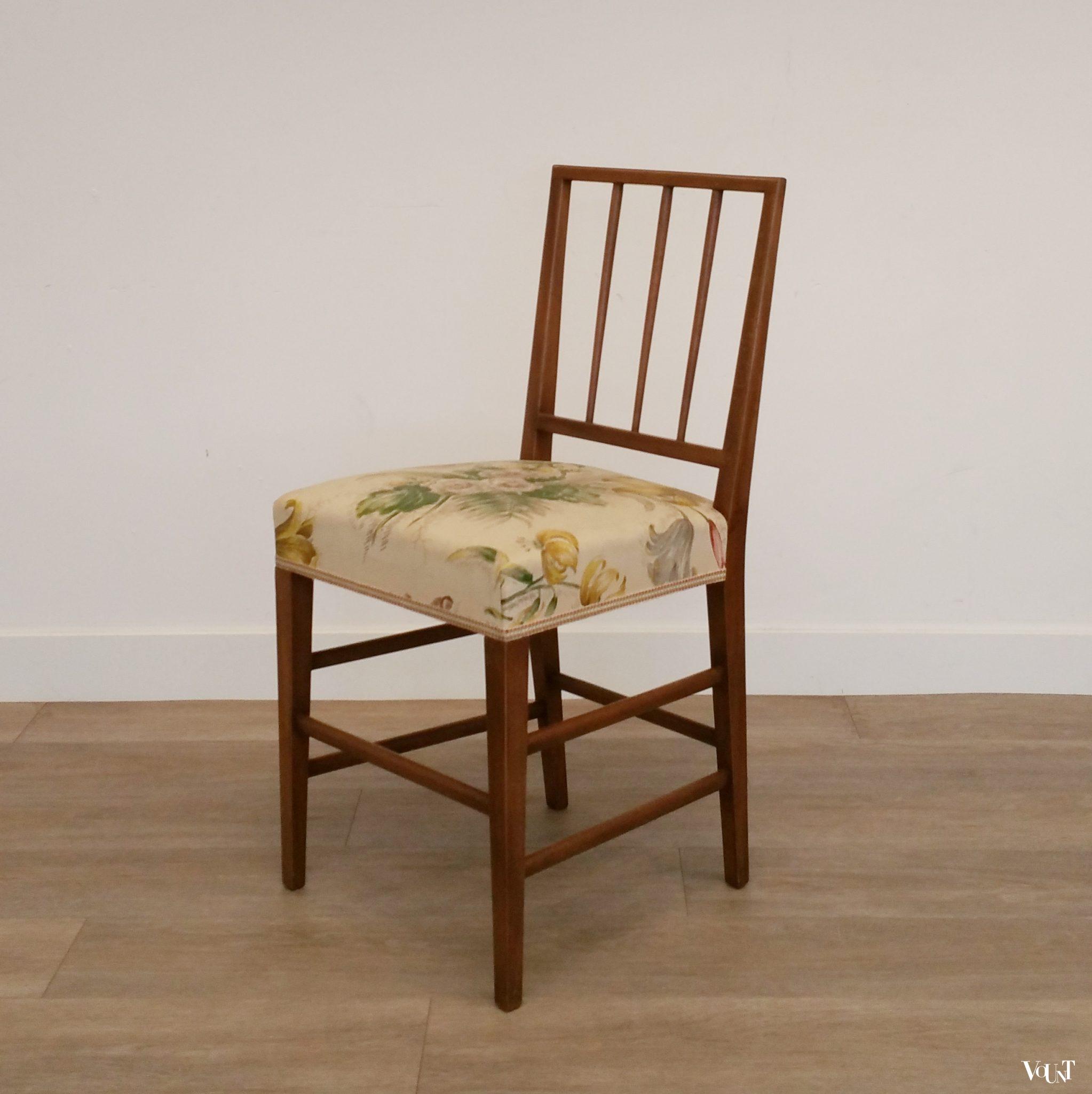 Set van 5 antieke eettafelstoelen met florale stof (Paleis Huis ten Bosch)