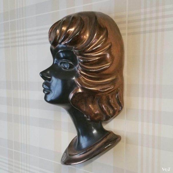 Wanddecoratie keramisch vrouwenhoofd, Jema Holland, jaren '50