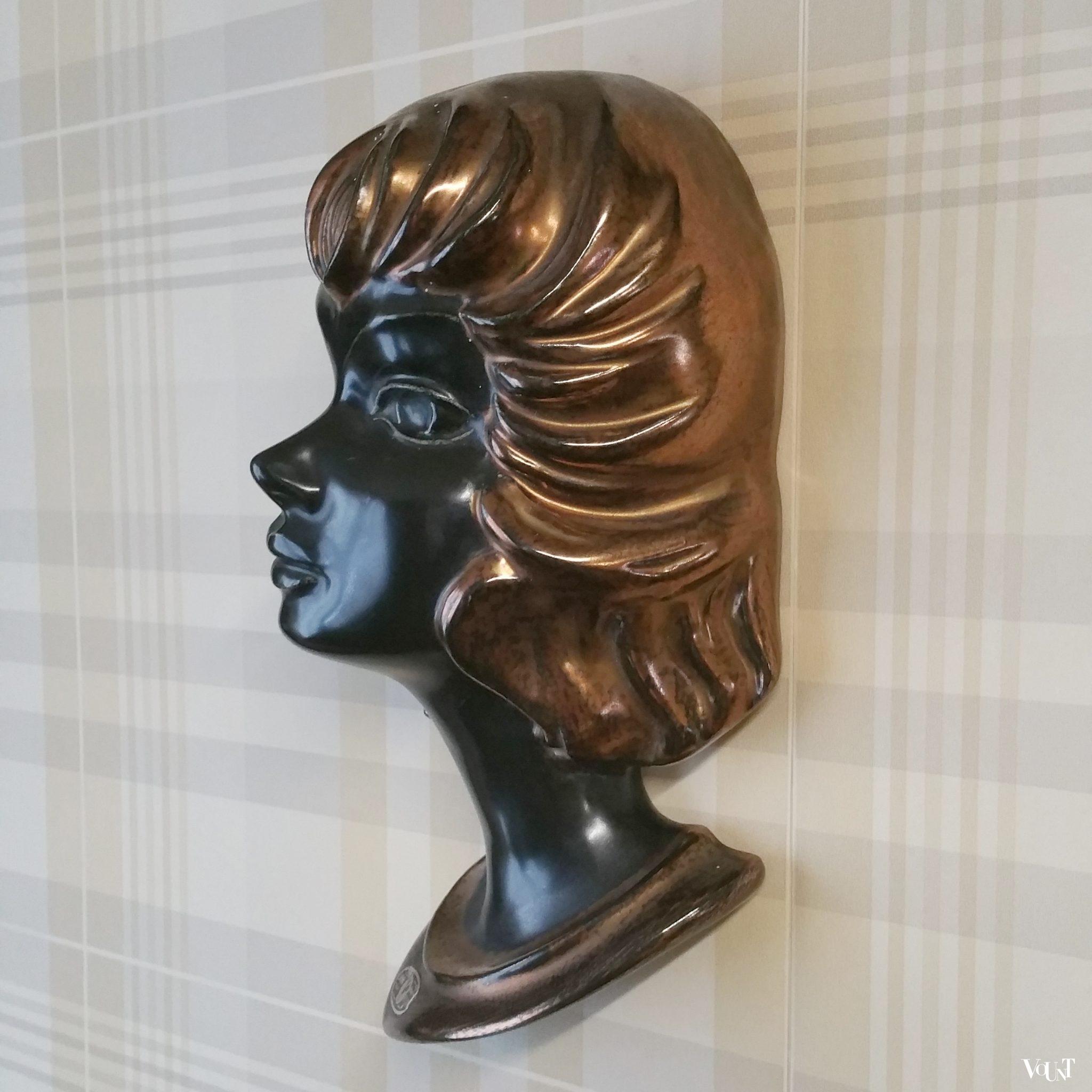 Wanddecoratie keramisch vrouwenhoofd, Jema Holland, jaren '50