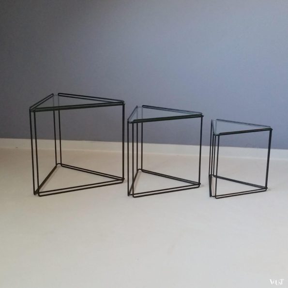 Set van 3 driehoekige Isocele bijzettafeltjes van Max Sauze, jaren '70