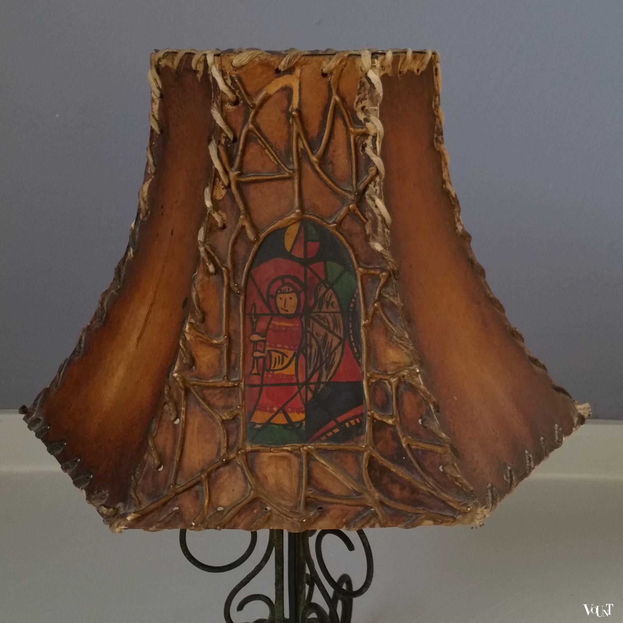 Tafellamp leren kap met smeedijzeren voet, ca. 1930