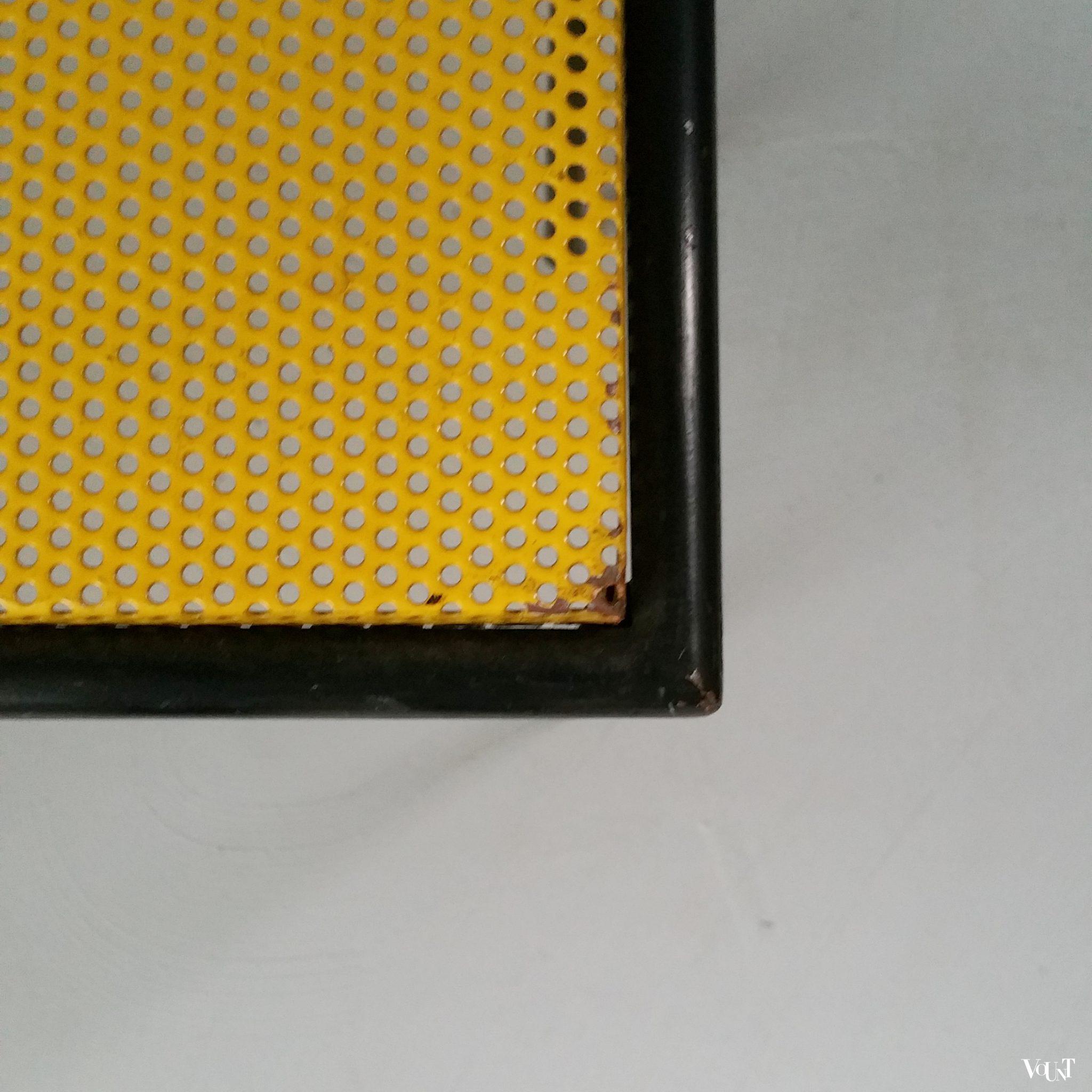 Bijzettafeltje met geel geperforeerd blad, Floris Fiedeldij voor Artimeta, jaren '50