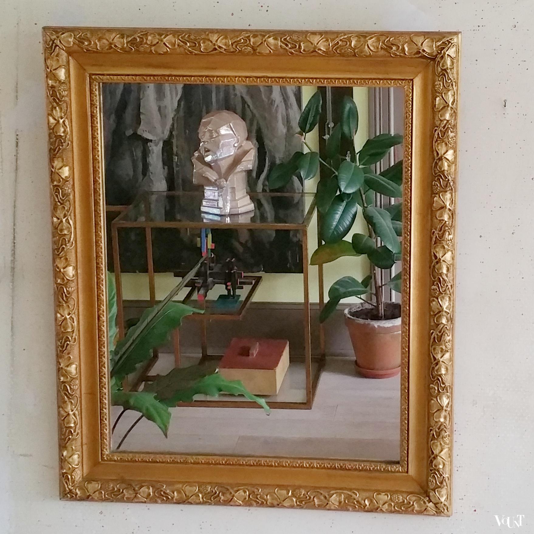 Spiegel in gouden lijst met klavermotief, jaren '60/'70