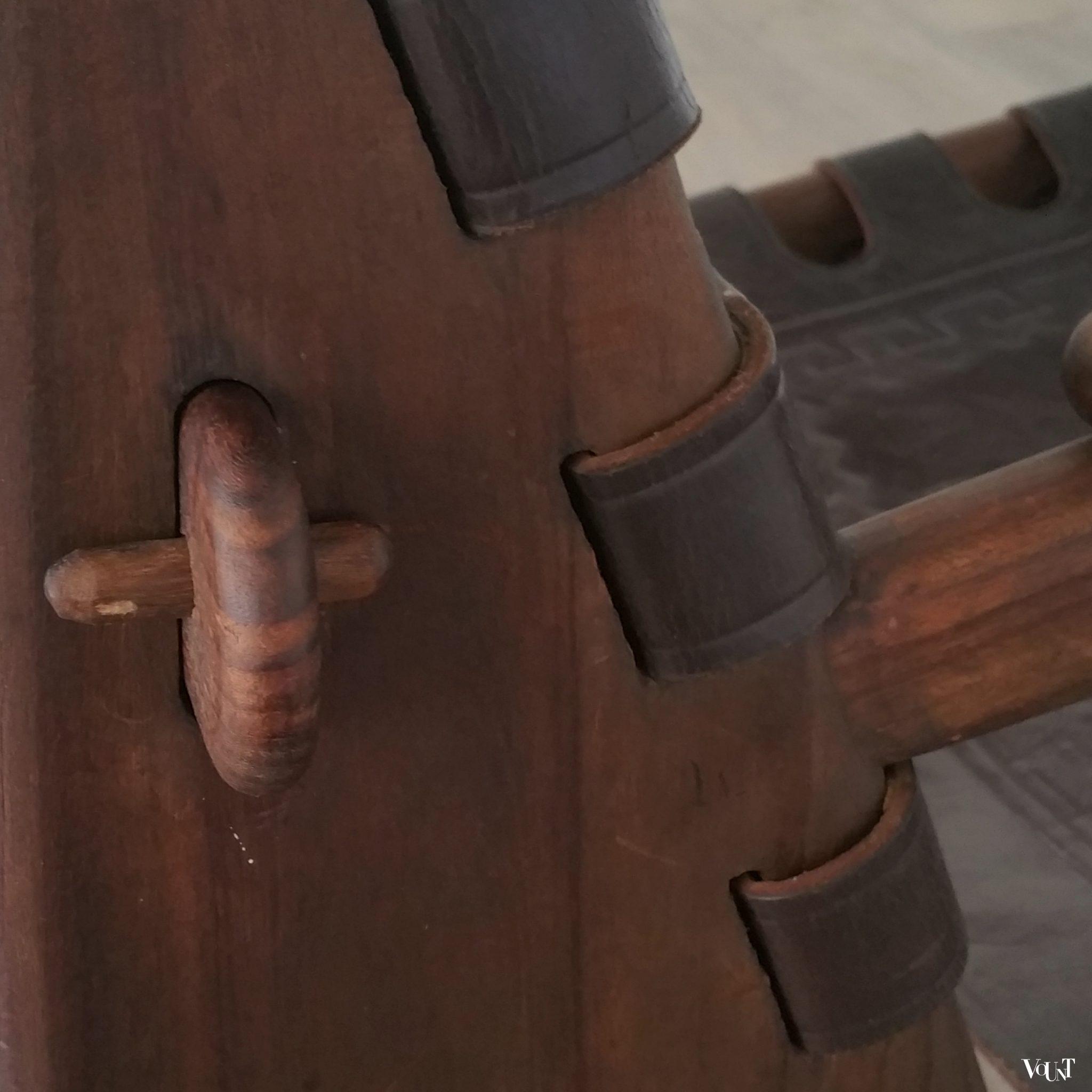 Schommelstoel hout en leer, Angel Pazmino voor Meubles de Estilo, jaren '60