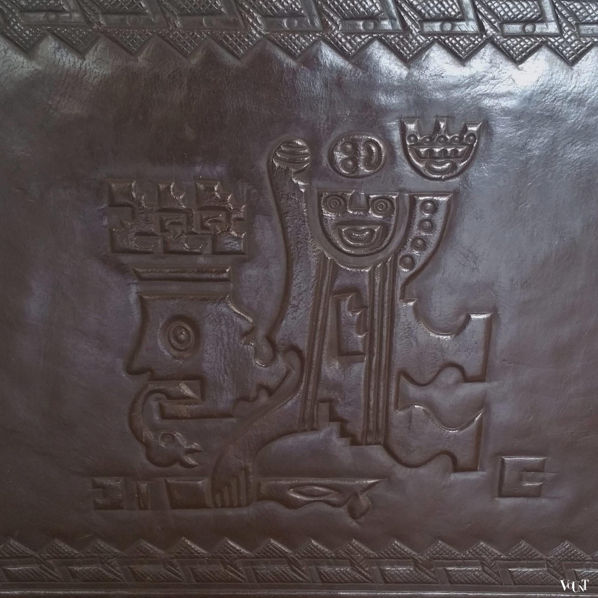 Salontafel hout en leer, Angel Pazmino voor Muebles de Estilo, jaren '60