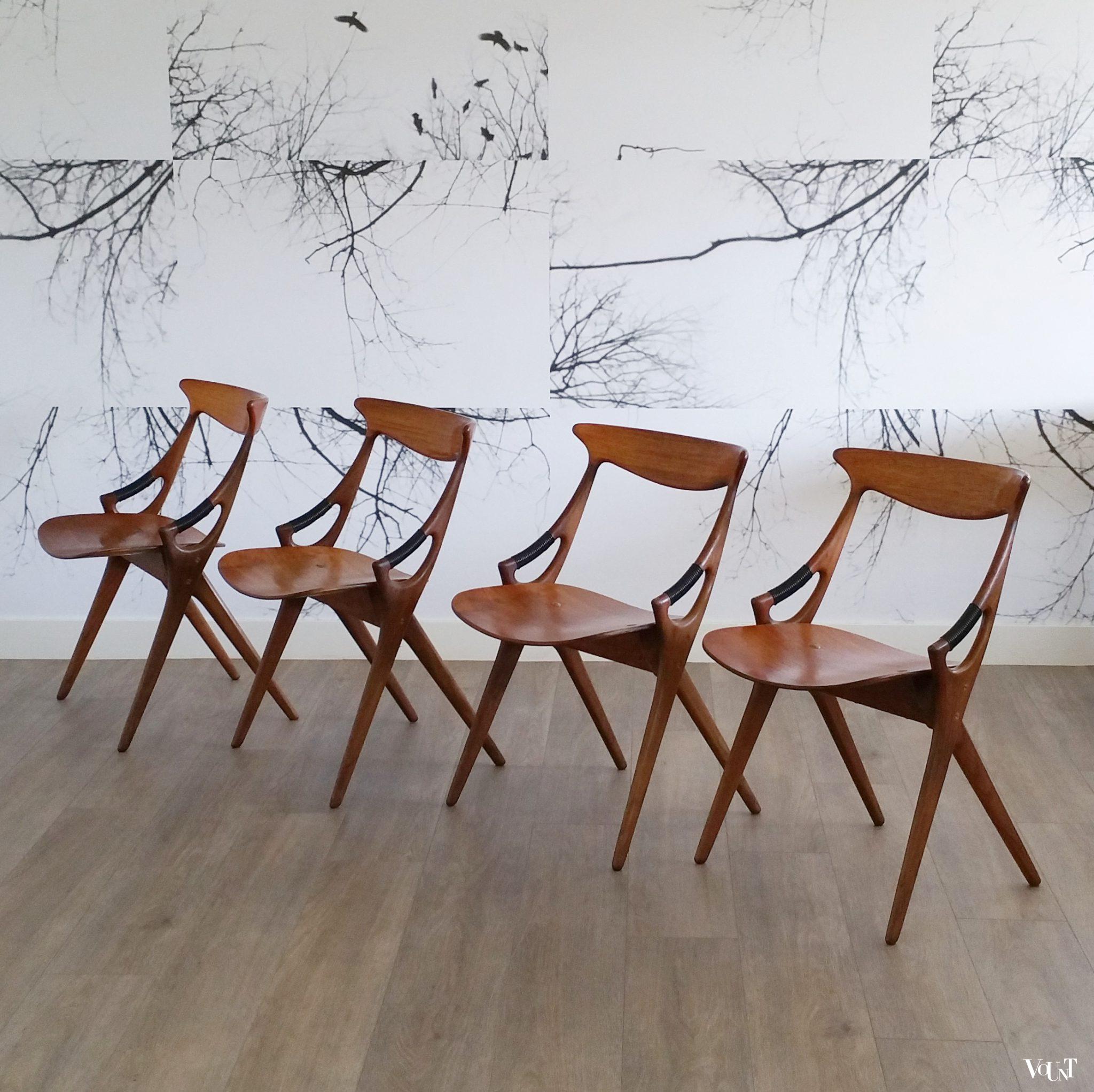 Set van 4 teakhouten stoelen model 17, Arne Hovmand Olsen voor Mogens Kold, jaren '50
