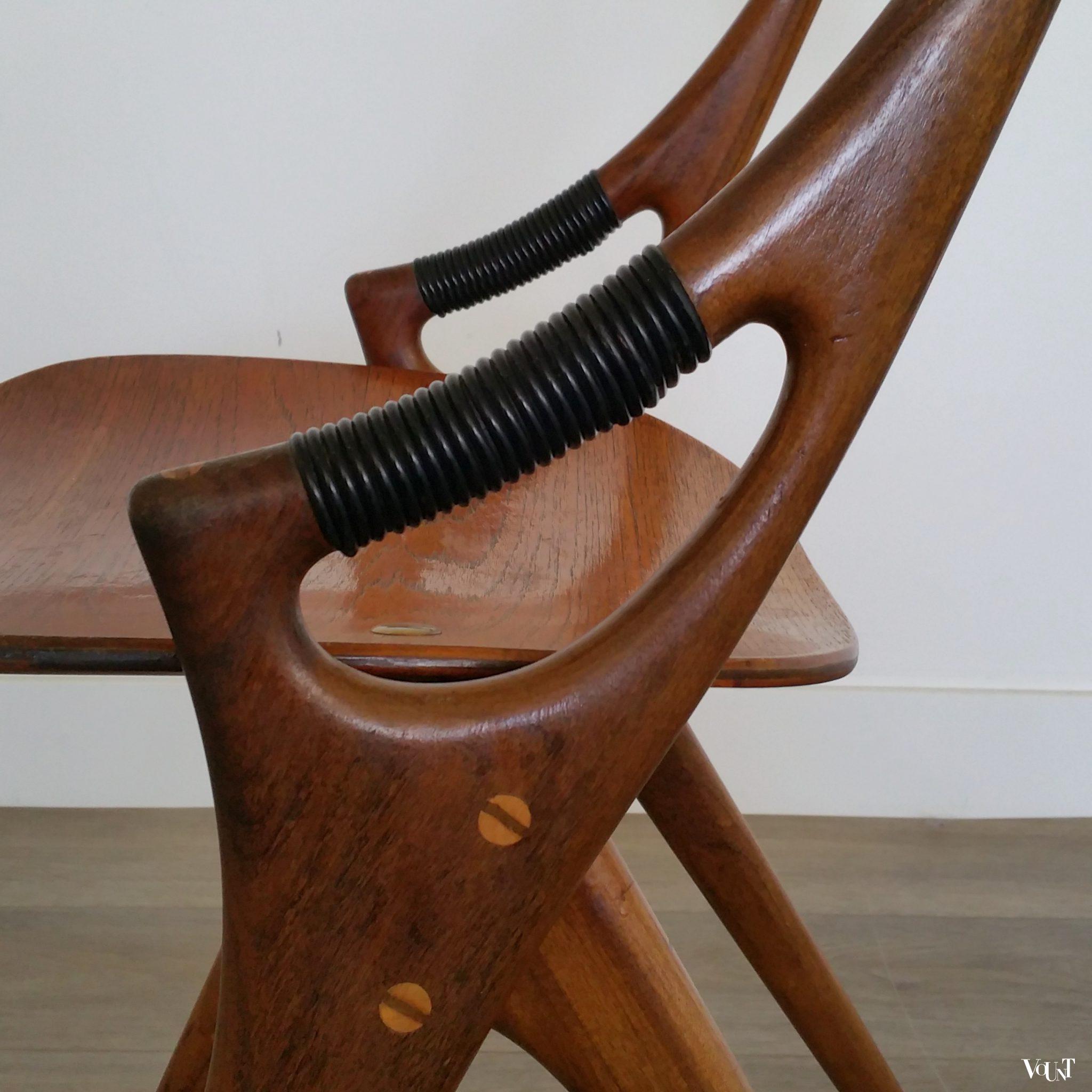 Set van 4 teakhouten stoelen model 17, Arne Hovmand Olsen voor Mogens Kold, jaren '50