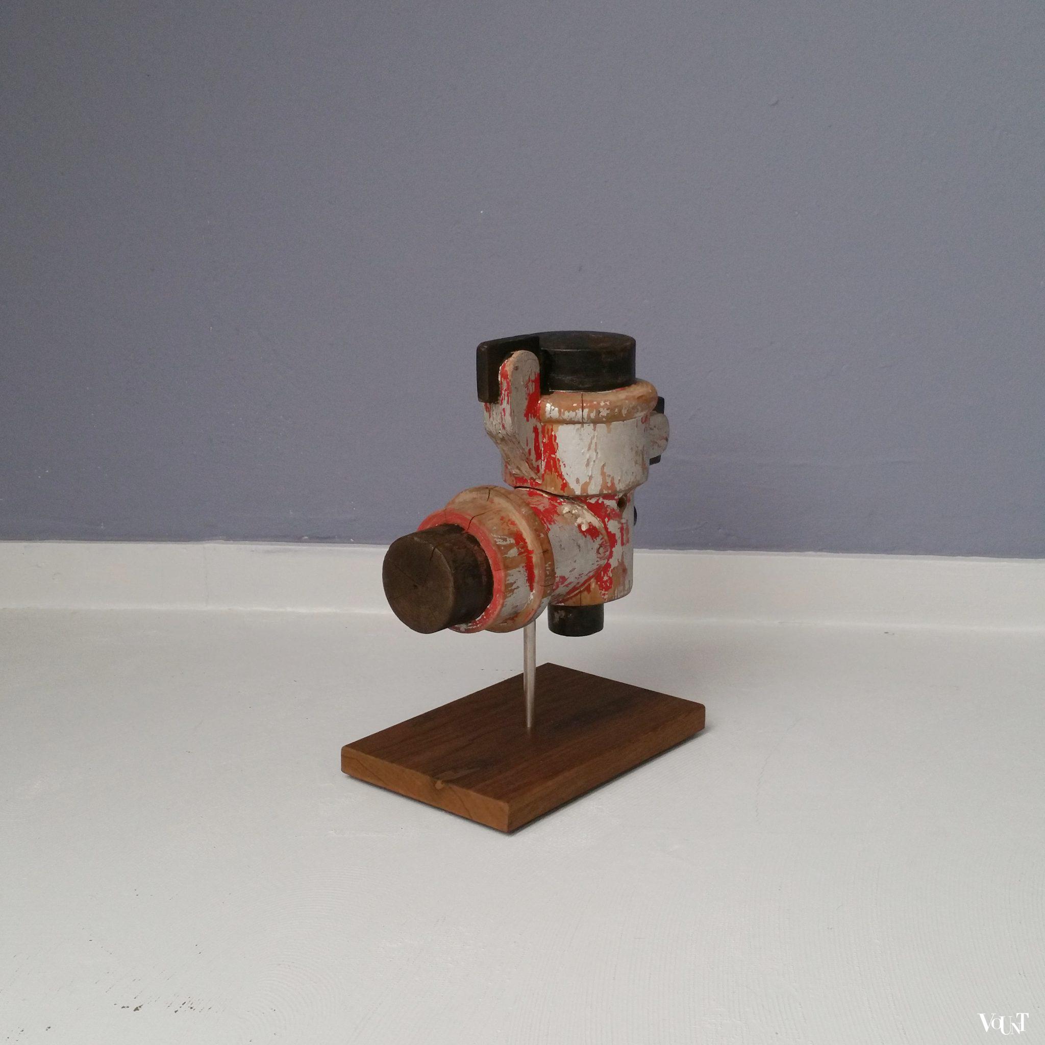 Industriële houten mal op standaard