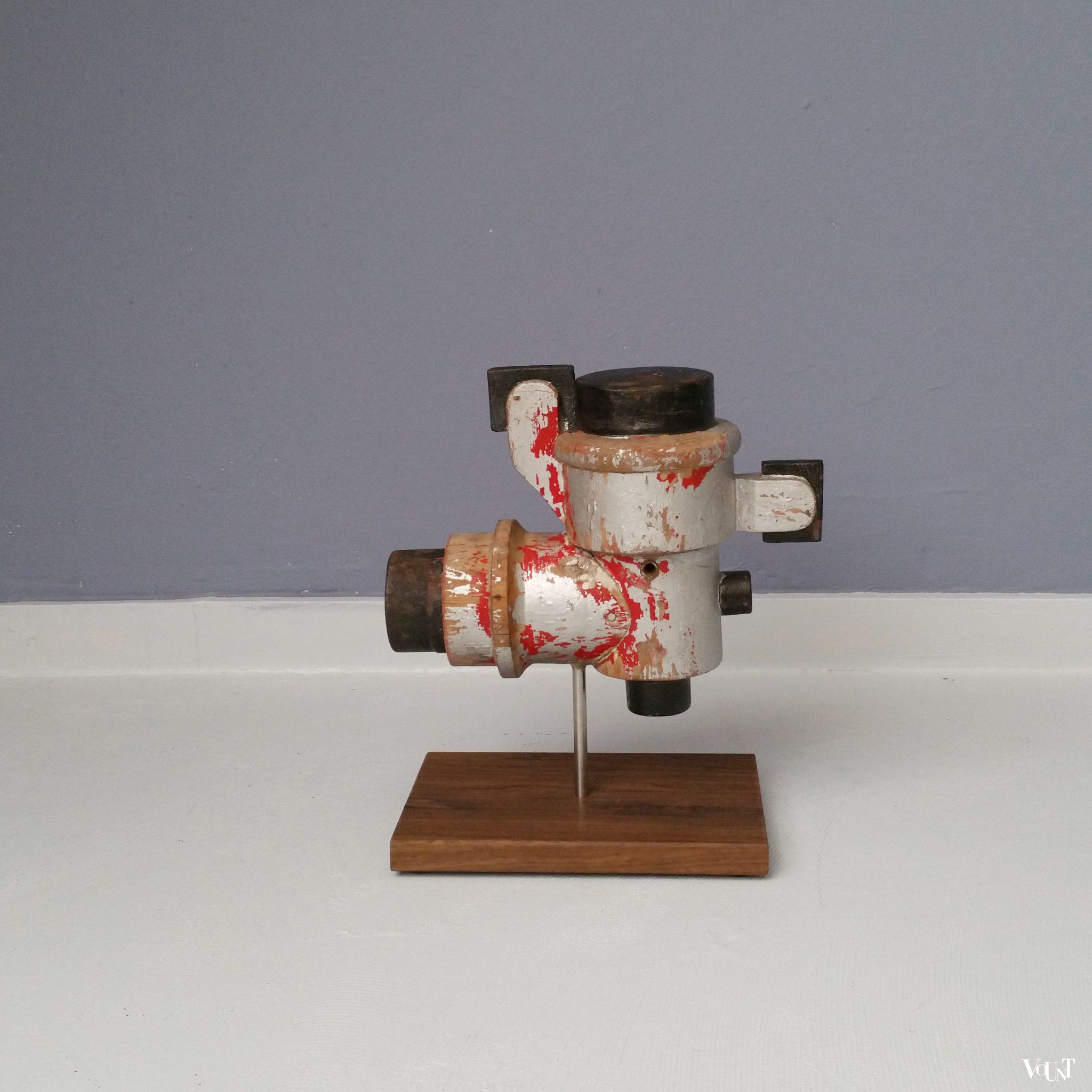 Industriële houten mal op standaard