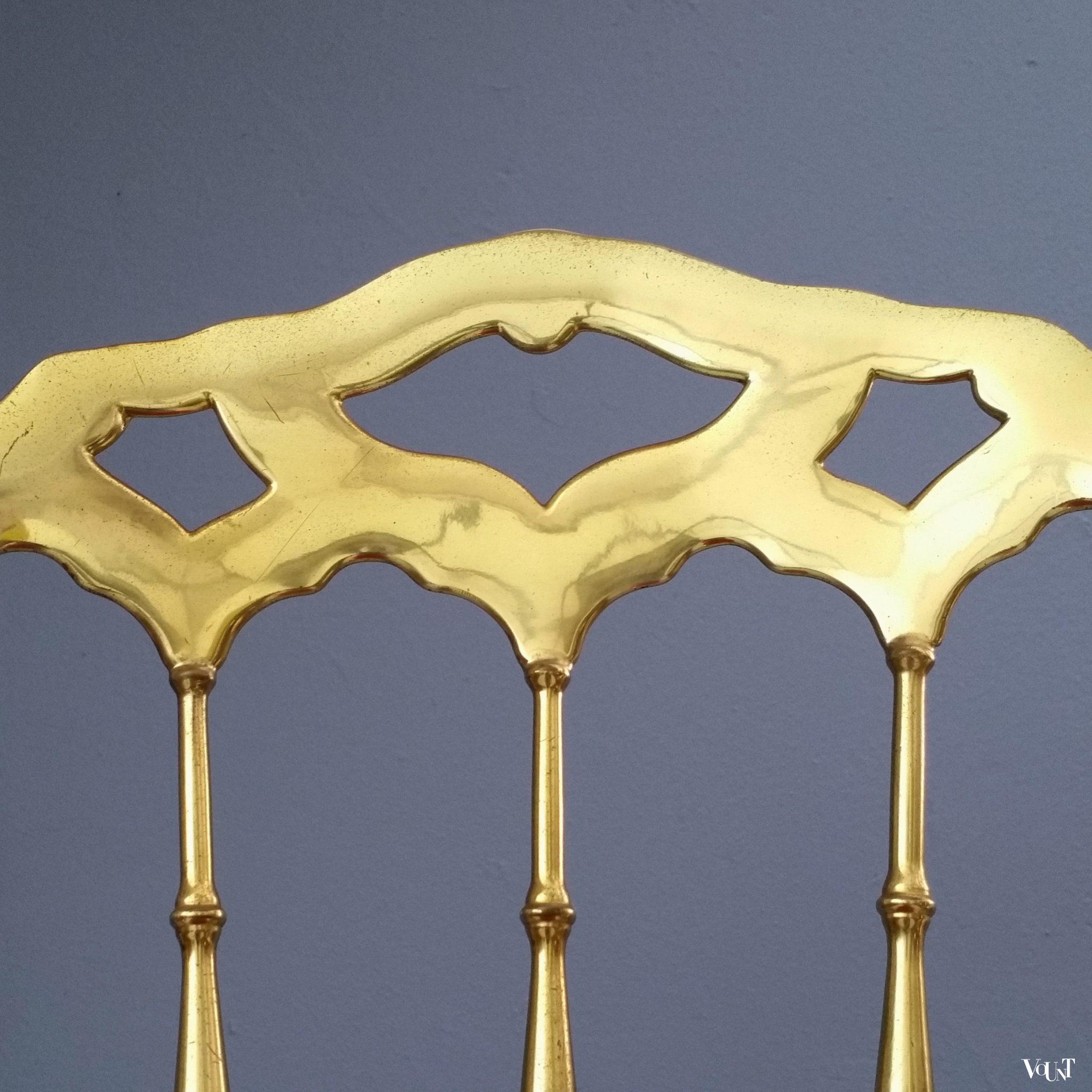 Messing Chiavari-stoeltje met rood fluwelen bekleding, Italië, jaren ‘60 (nr. 1)