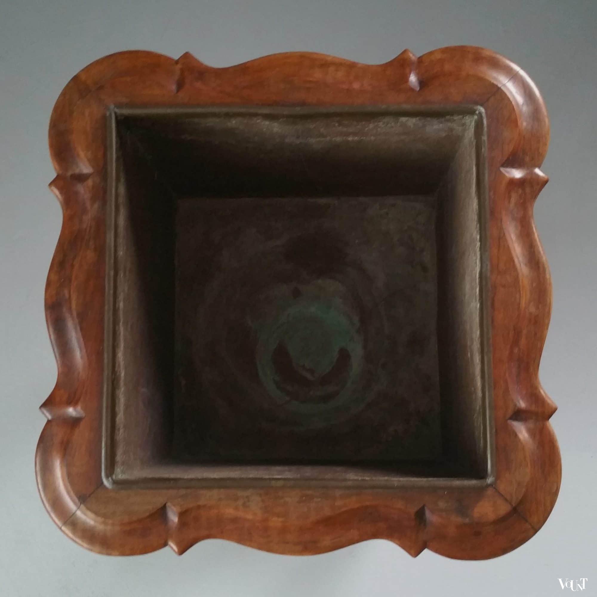 Vintage staande notenhouten plantenbak in Queen Anne-stijl, jaren '60