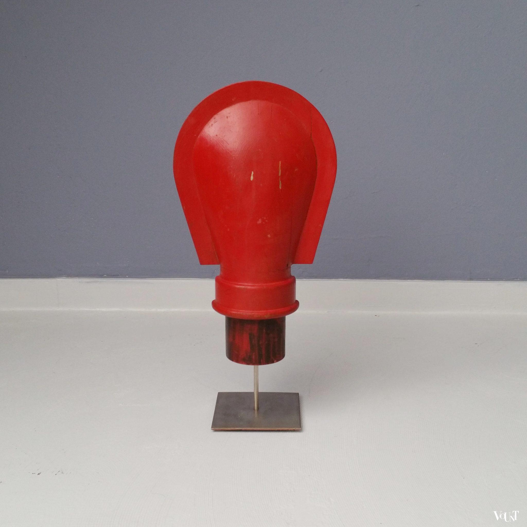 Industriële houten mal op standaard