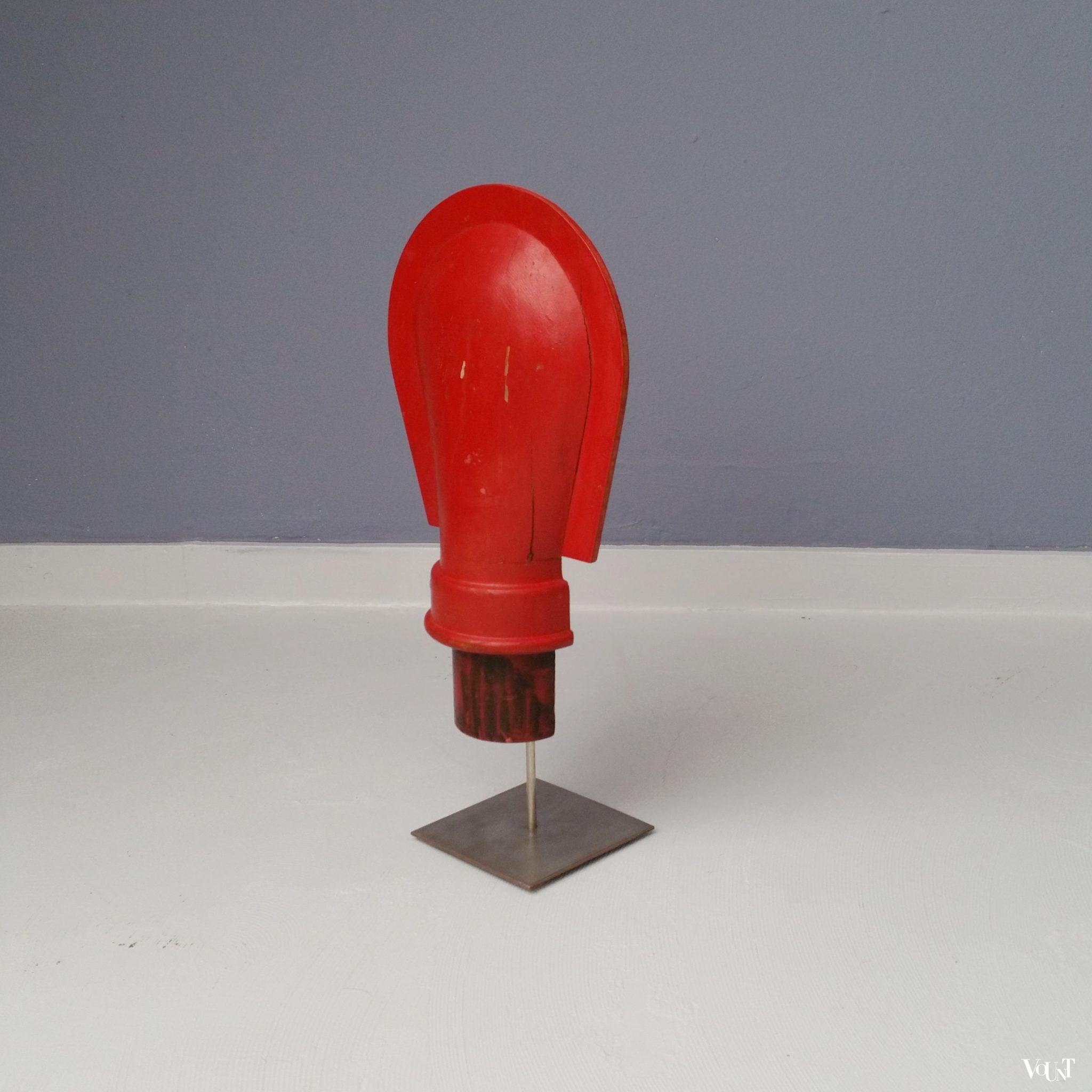 Industriële houten mal op standaard