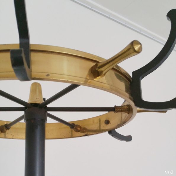 Staande kapstok messing en metaal, Jacques Adnet, jaren '50