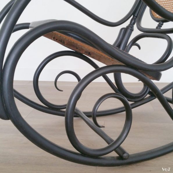 Zwarte bentwood schommelstoel Fischel, jaren '20
