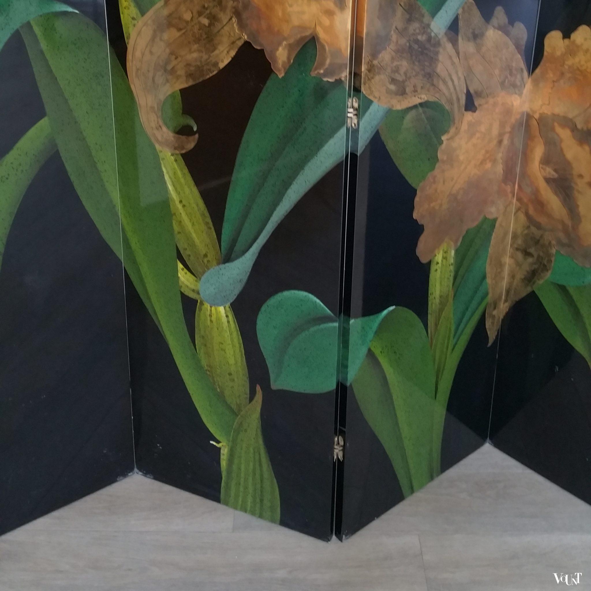 Gelakt kamerscherm met floraal motief, jaren '80