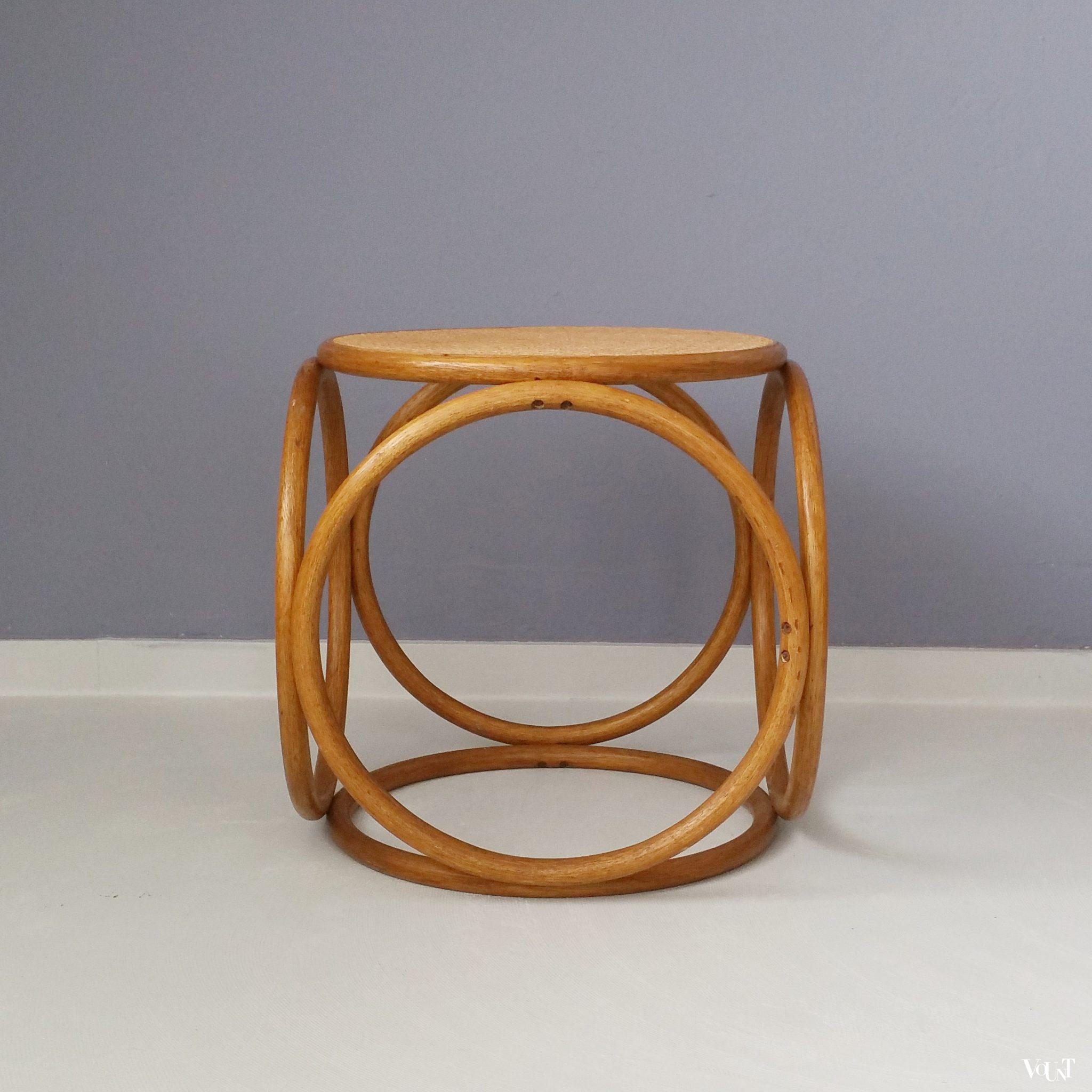 Kruk met houten ringen en rotan webbing, jaren '60/'70