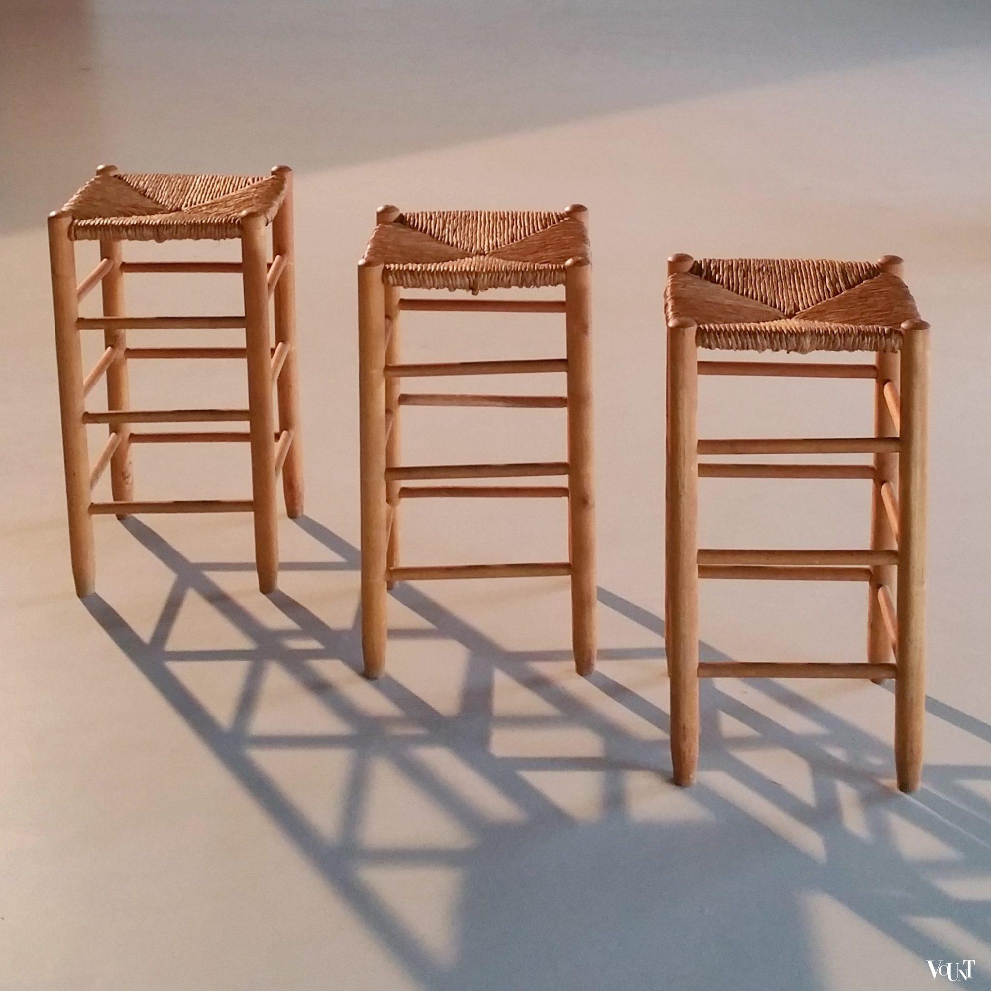 Set van 3 midcentury krukken met biezen zitting, jaren '60