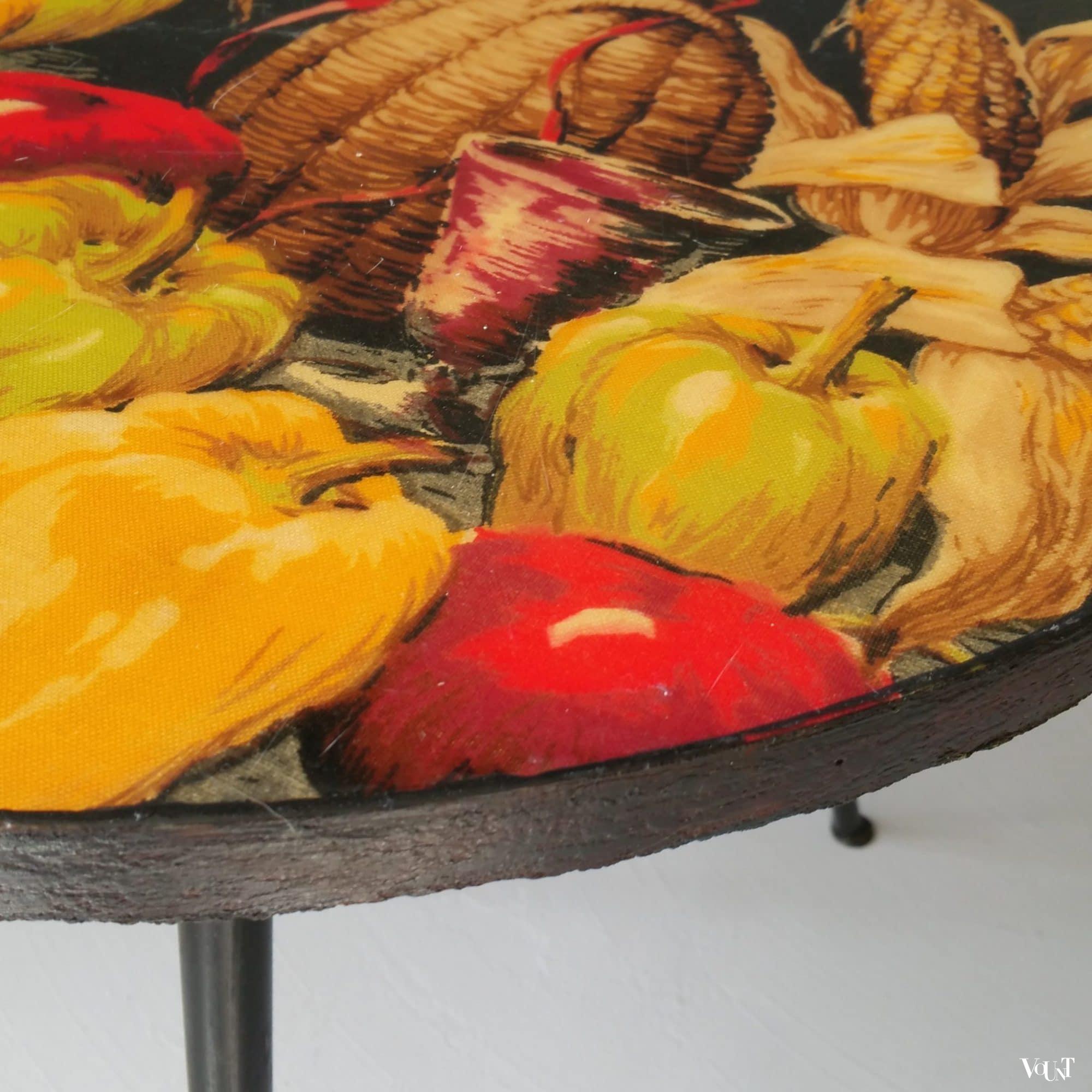 Frans tafeltje met groente-print, jaren '50