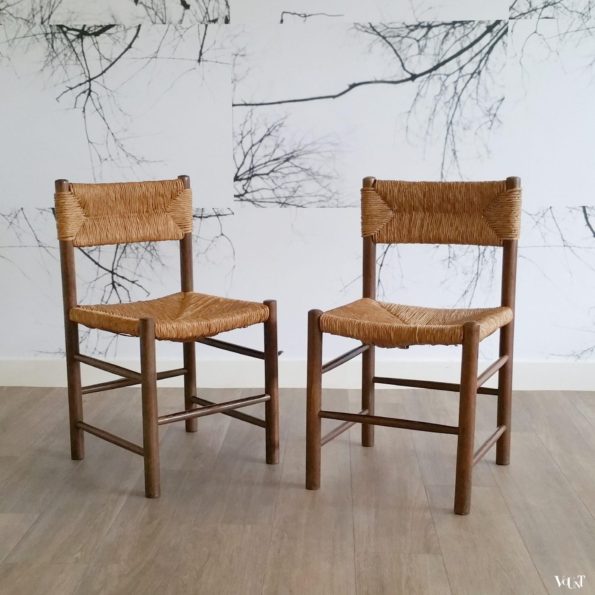 Set van 2 stoelen hout met biezen, in de stijl van Charlotte Perriand, jaren '50
