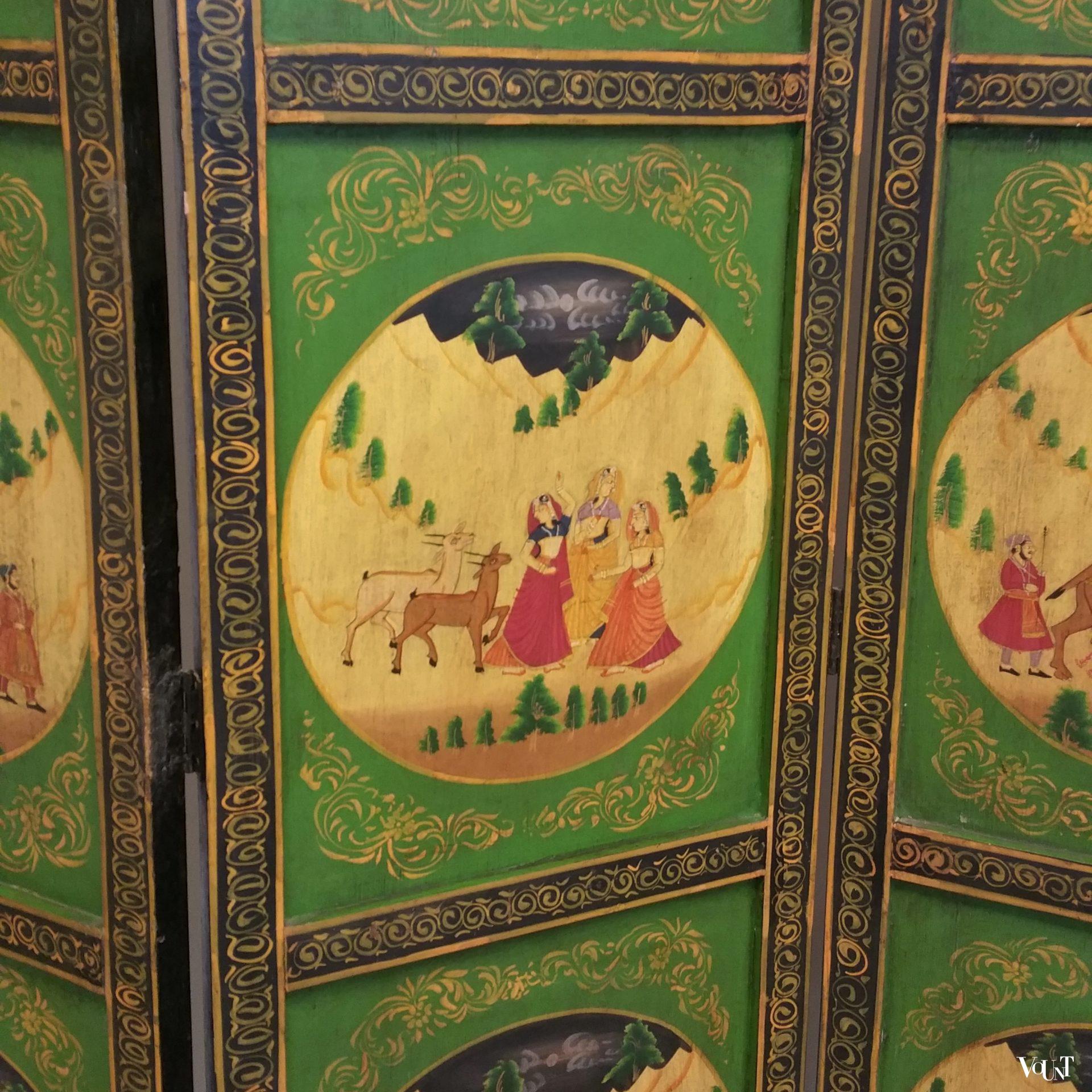 Handbeschilderd houten Indiaas kamerscherm, ca. jaren '30