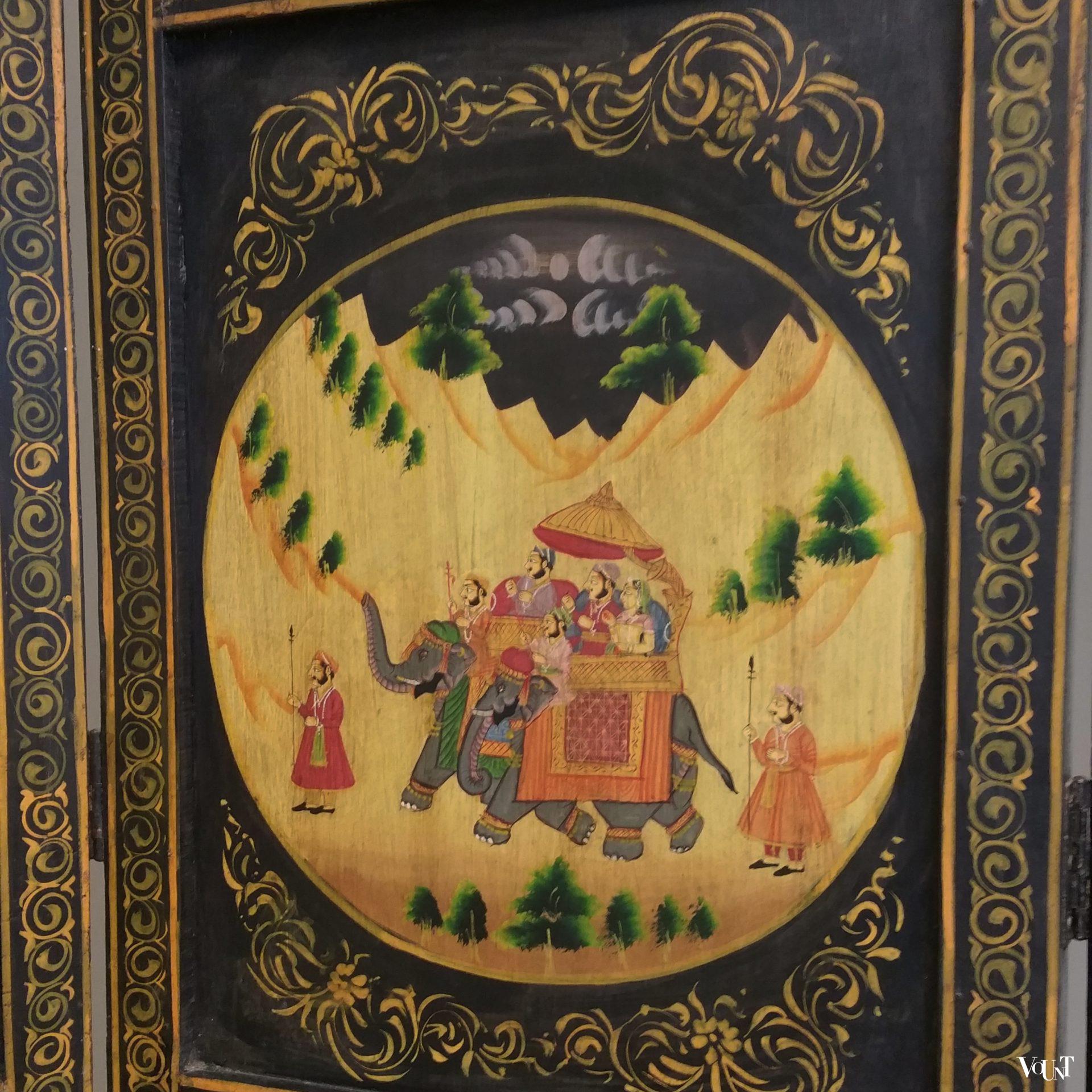 Handbeschilderd houten Indiaas kamerscherm, ca. jaren '30