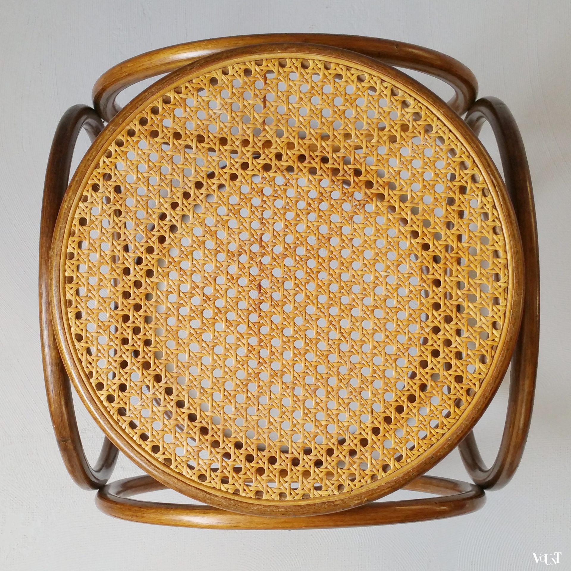 Kruk met houten ringen en rotan webbing, jaren '60/'70