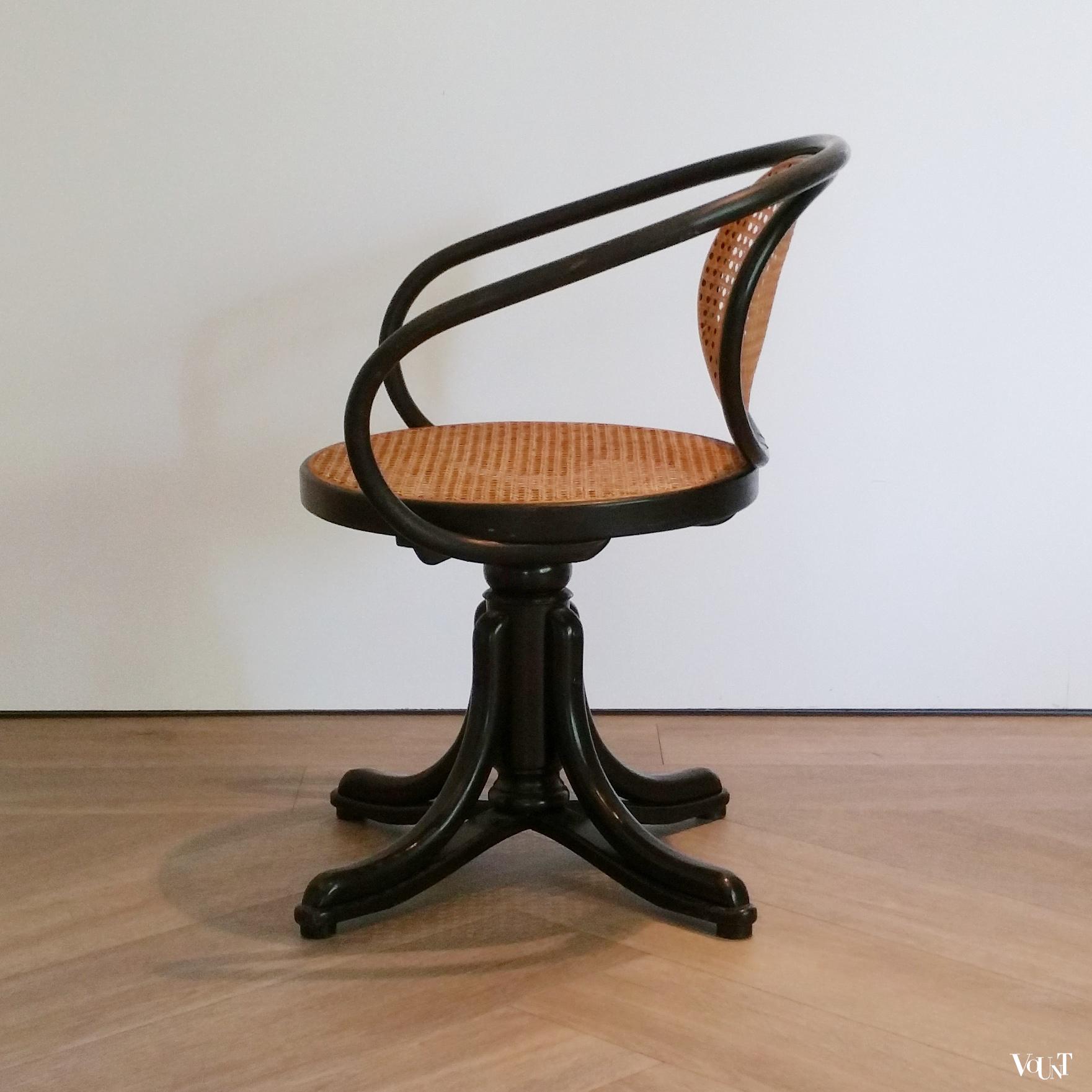 huurling Correct Veroorloven Thonet bureaustoel nr. 5501, 1985