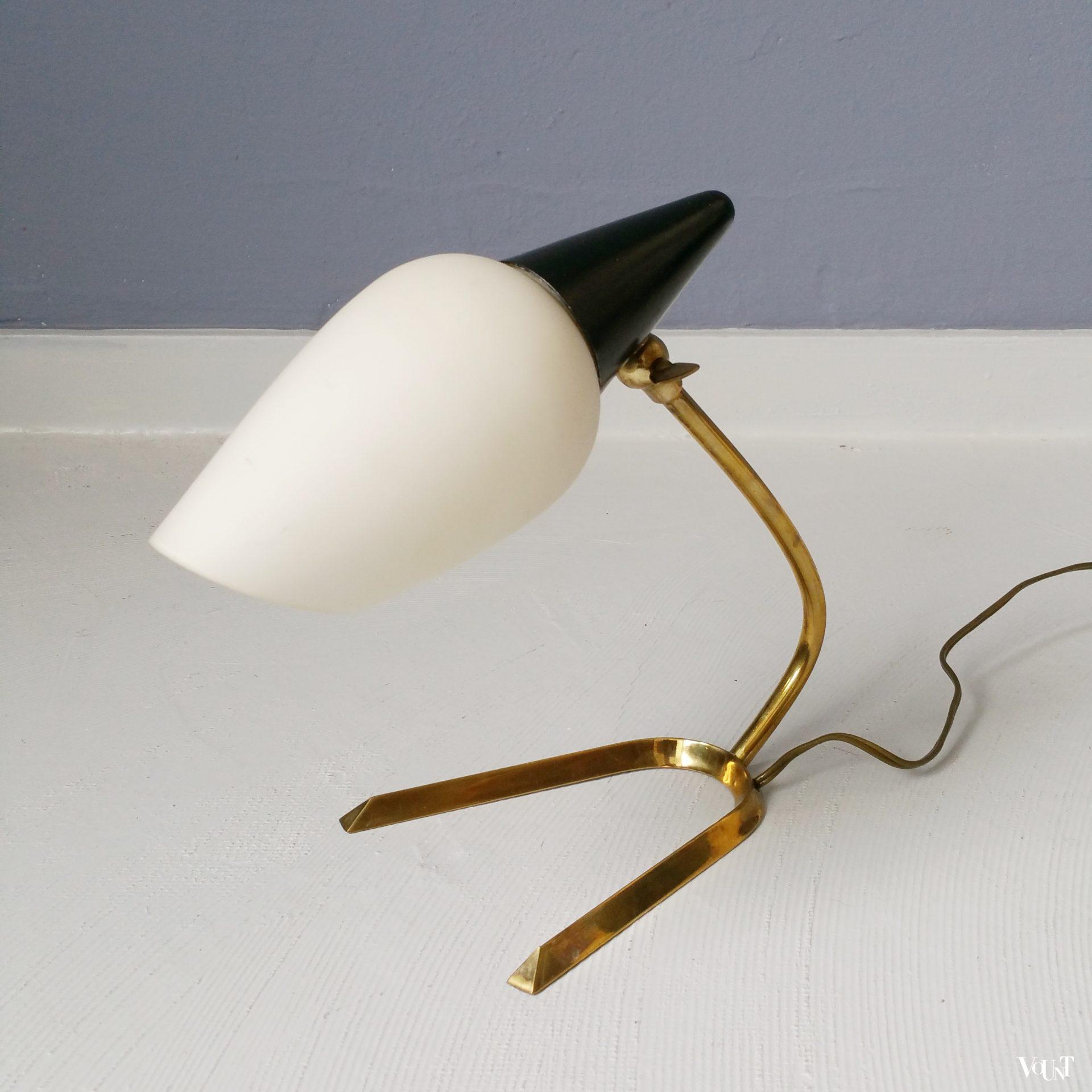 Verstelbaar tafellampje met messing voet en glazen kapje, jaren '50