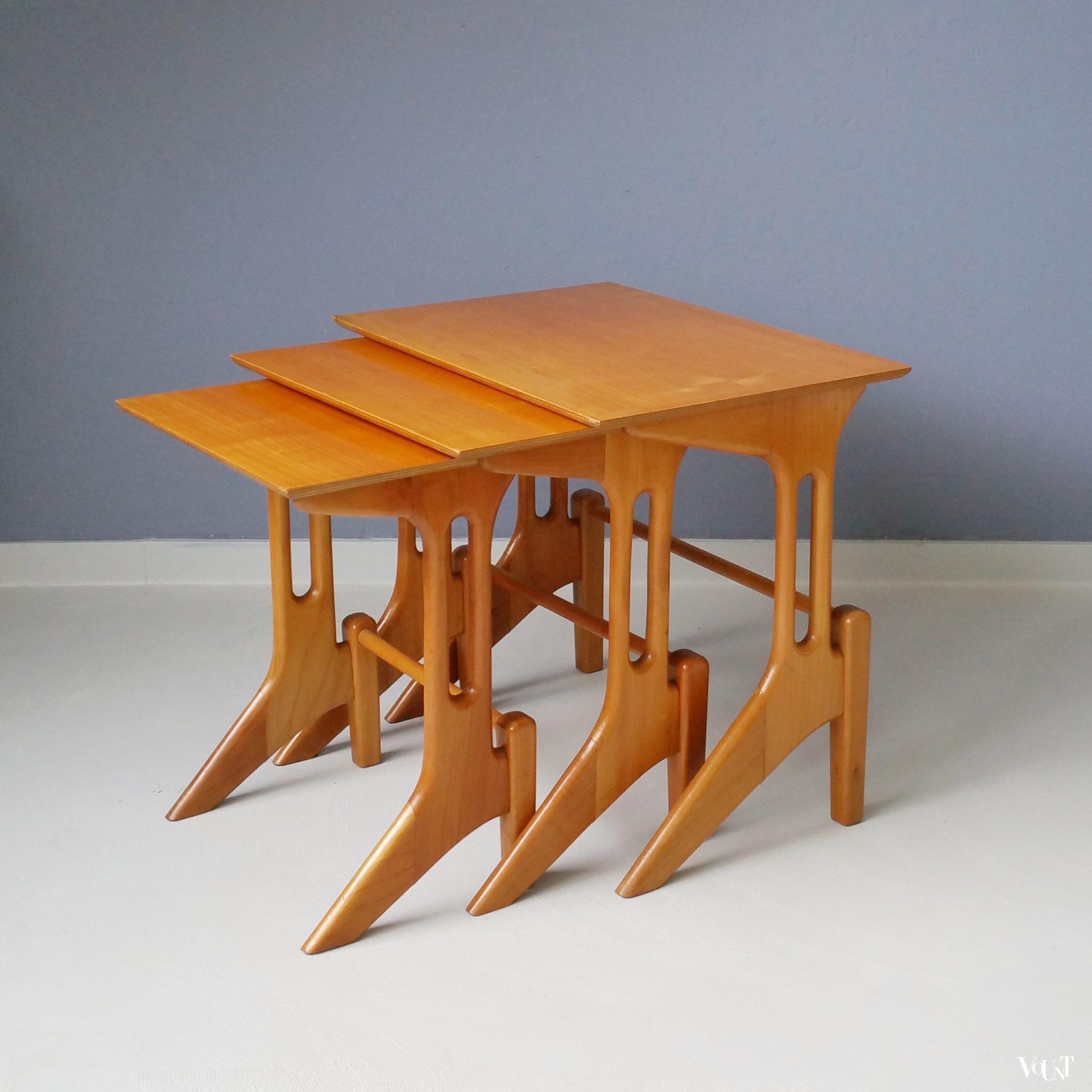 Set van 3 bijzettafels met plywood blad, jaren '50