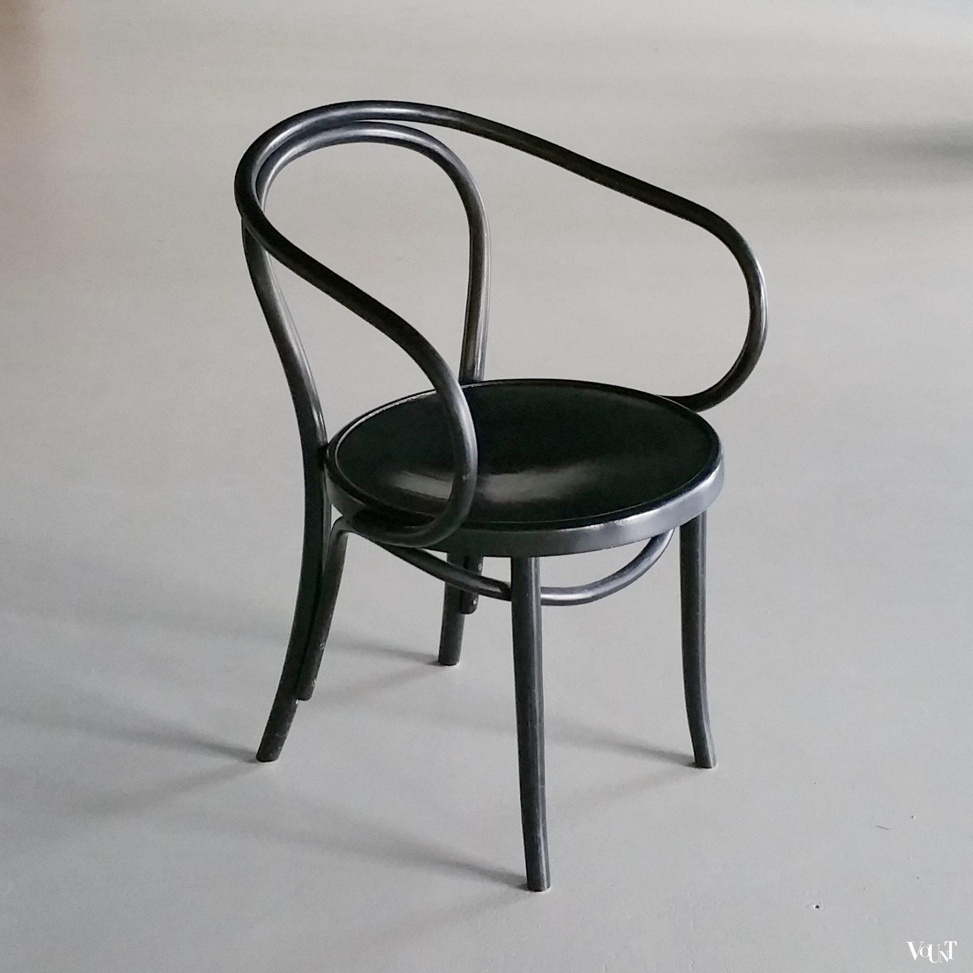 Zwarte nr. 209 of Le Corbusier stoel