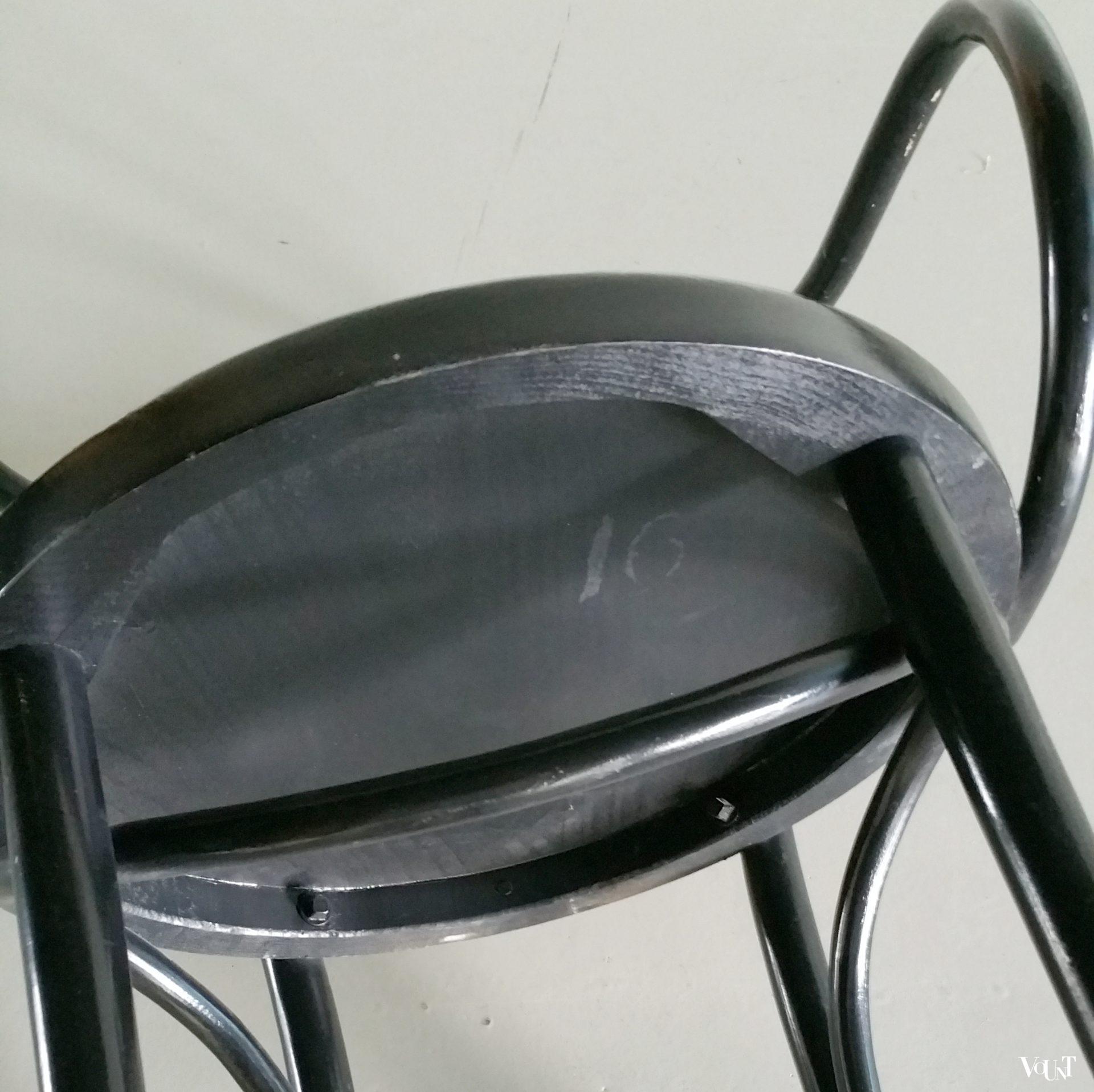 Zwarte nr. 209 of Le Corbusier stoel