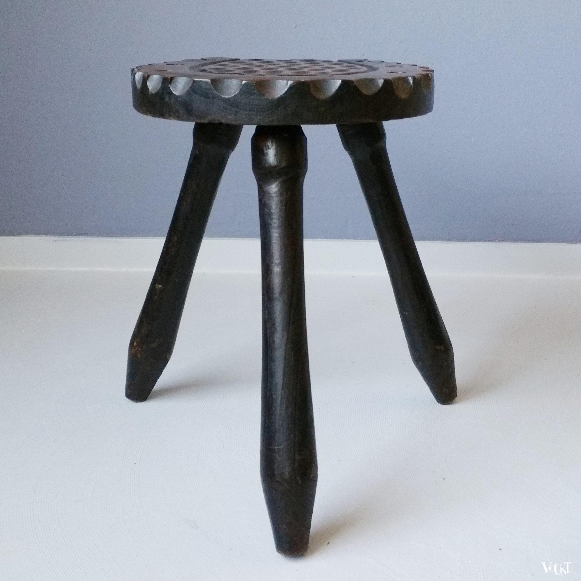 Set van 2 Spaanse houten hoefijzerkrukjes, jaren '60