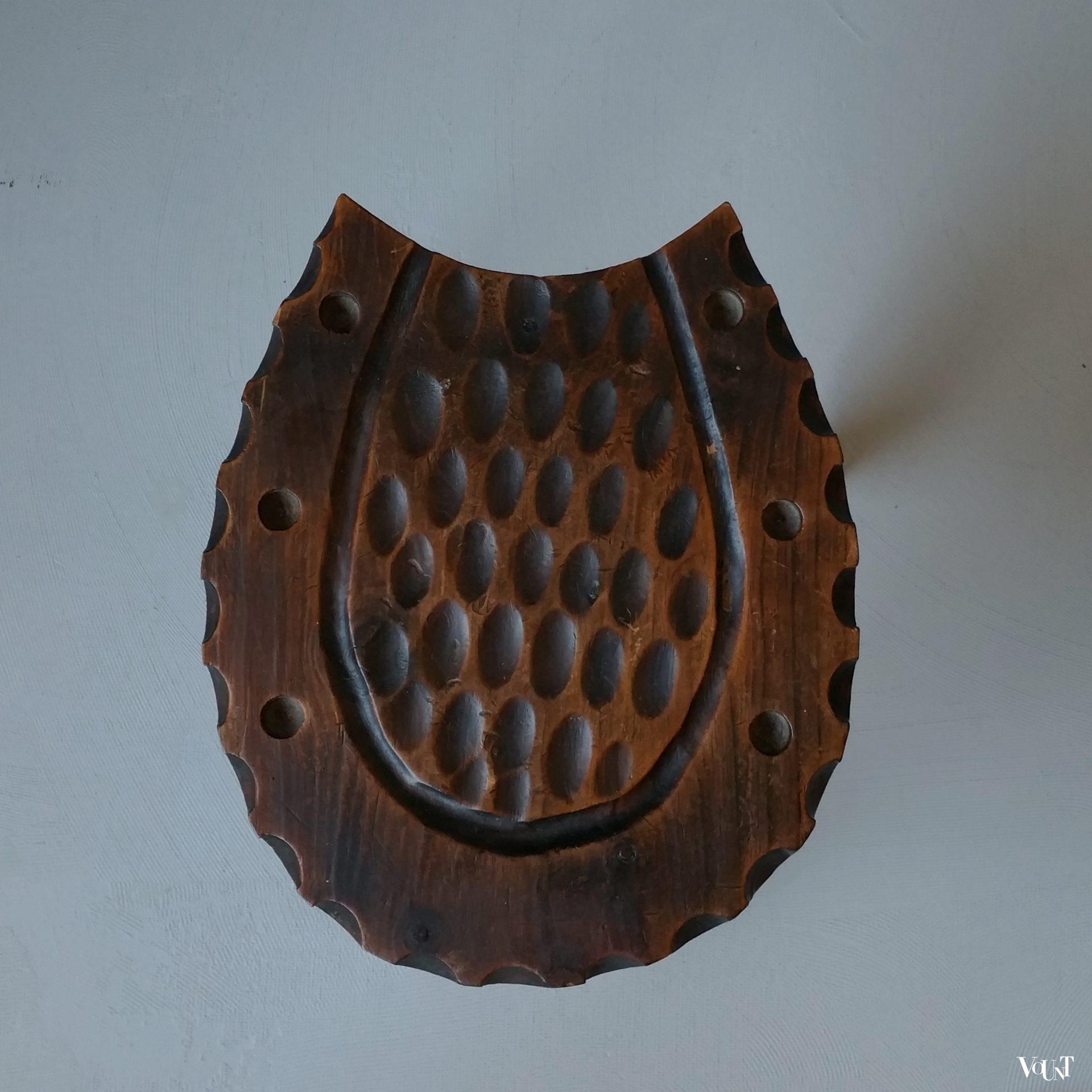 Set van 2 Spaanse houten hoefijzerkrukjes, jaren '60