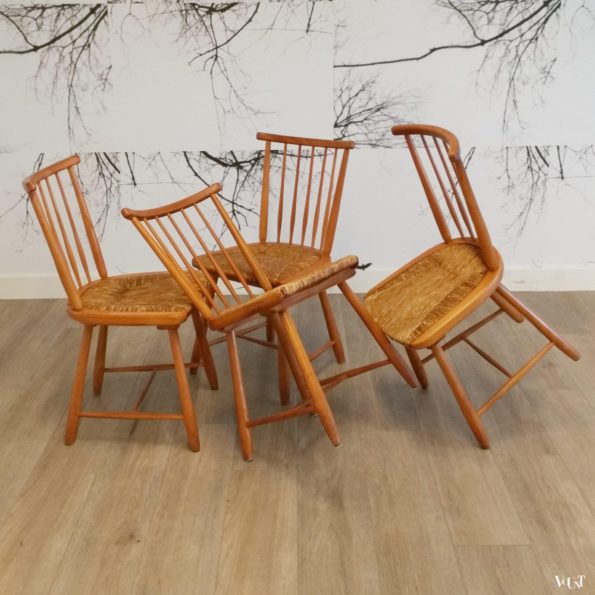 Set van 4 spijlenstoelen met biezen zitting, Arno Lambrecht voor WK Möbel, jaren '50