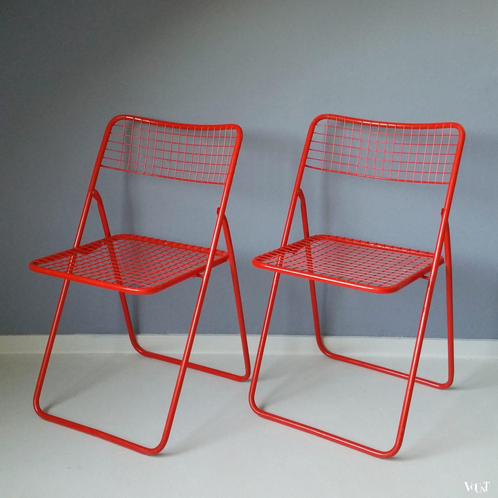 Set van 2 rode metalen "Ted Net" klapstoelen, Niels Gammelgaard voor Ikea, jaren '70