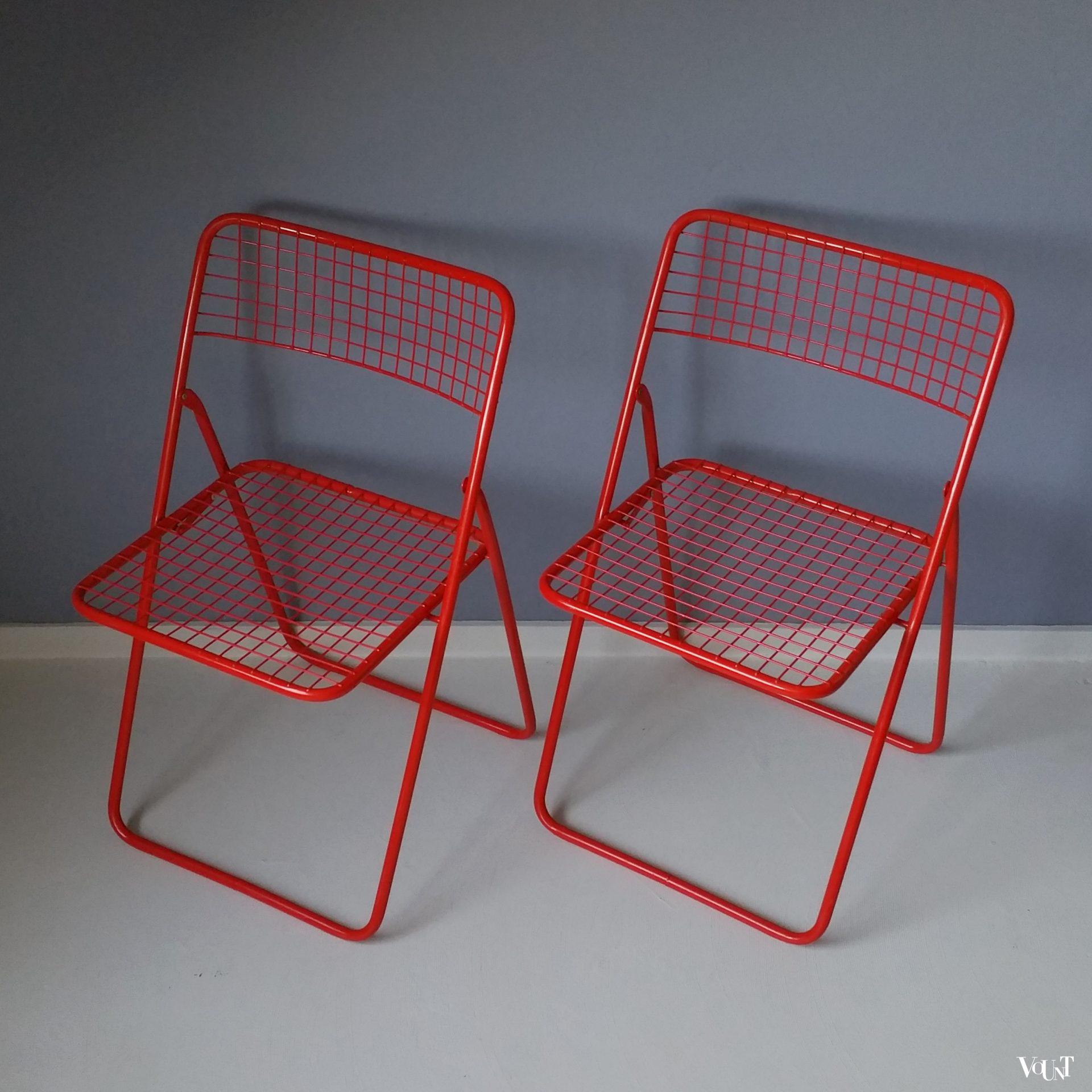 Set van 2 rode metalen "Ted Net" klapstoelen, Niels Gammelgaard voor Ikea, jaren '70