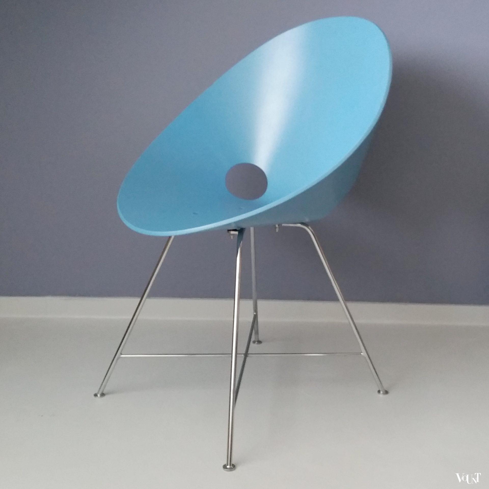 Stoel ST 664, Edelhardt (Eddie) Harlis voor Thonet, heruitgave jaren '90 (blauw)