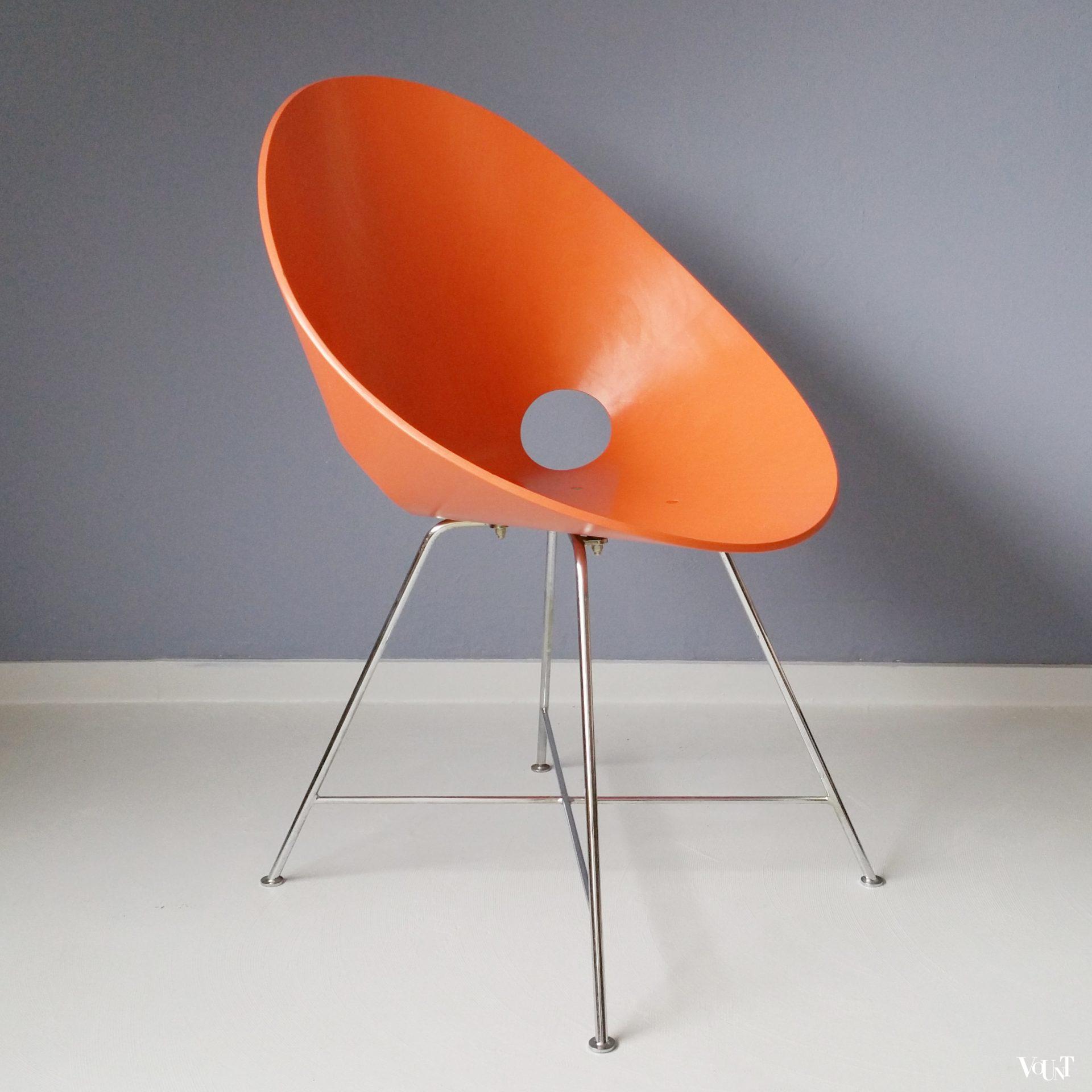 Stoel ST 664, Edelhardt (Eddie) Harlis voor Thonet, heruitgave jaren '90 (oranje)