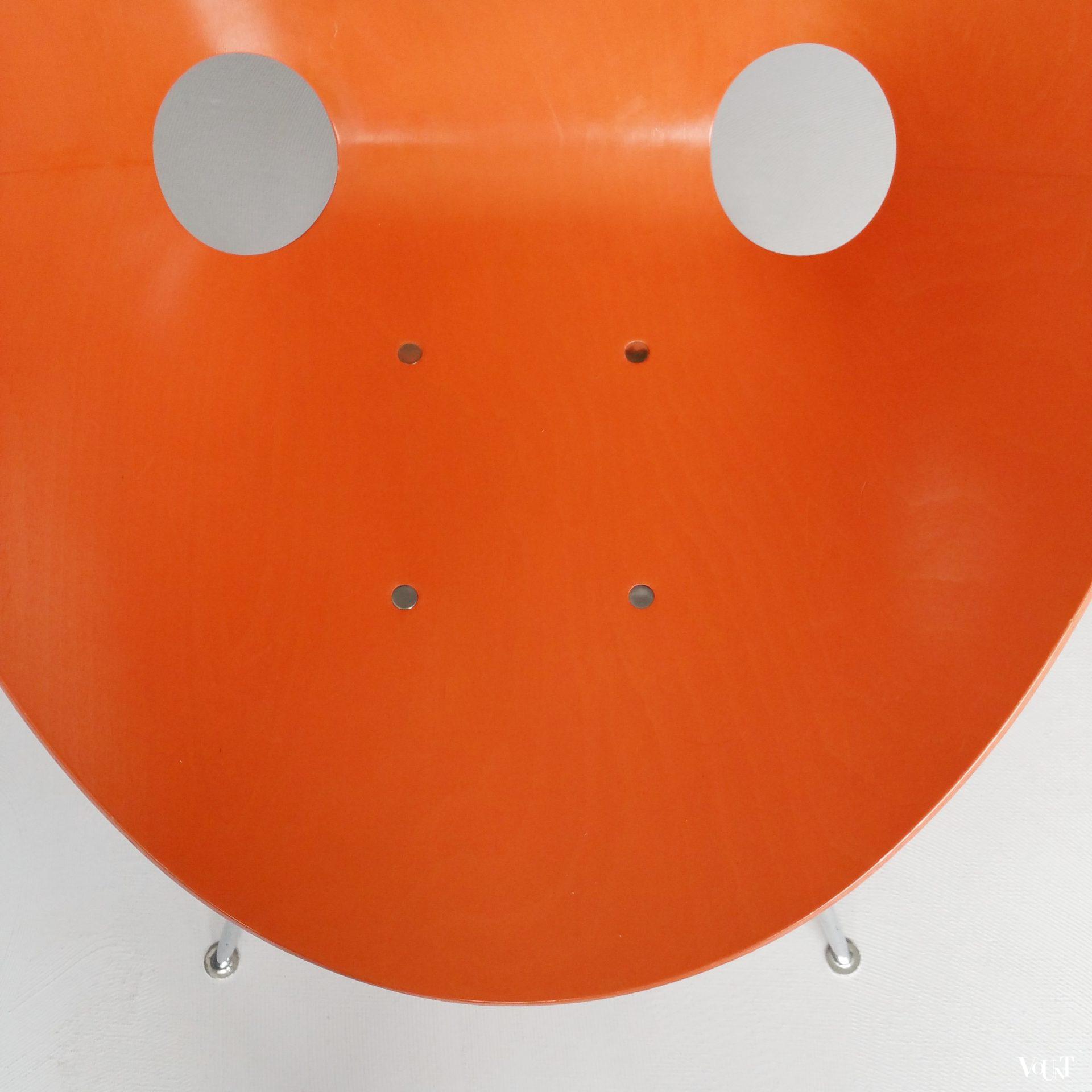 Stoel ST 664, Edelhardt (Eddie) Harlis voor Thonet, heruitgave jaren '90 (oranje)