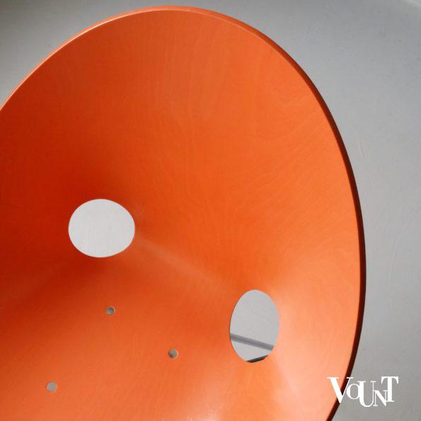 Stoel ST 664, Edelhardt (Eddie) Harlis voor Thonet, heruitgave jaren '90 (oranje)