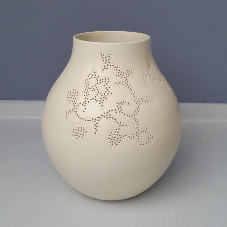 Witte vaas Jonsberg, Hella Jongerius voor Ikea PS 2006