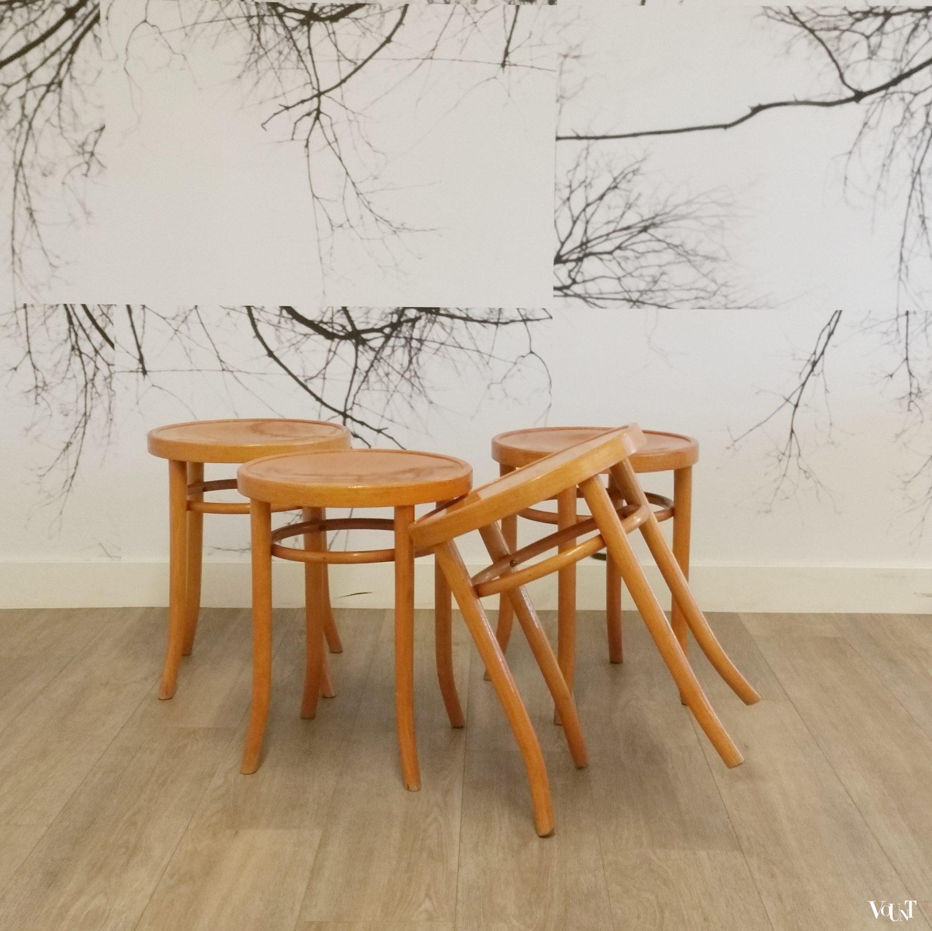 Set van 4 beukenhouten bentwood krukken, Ligna, jaren '60