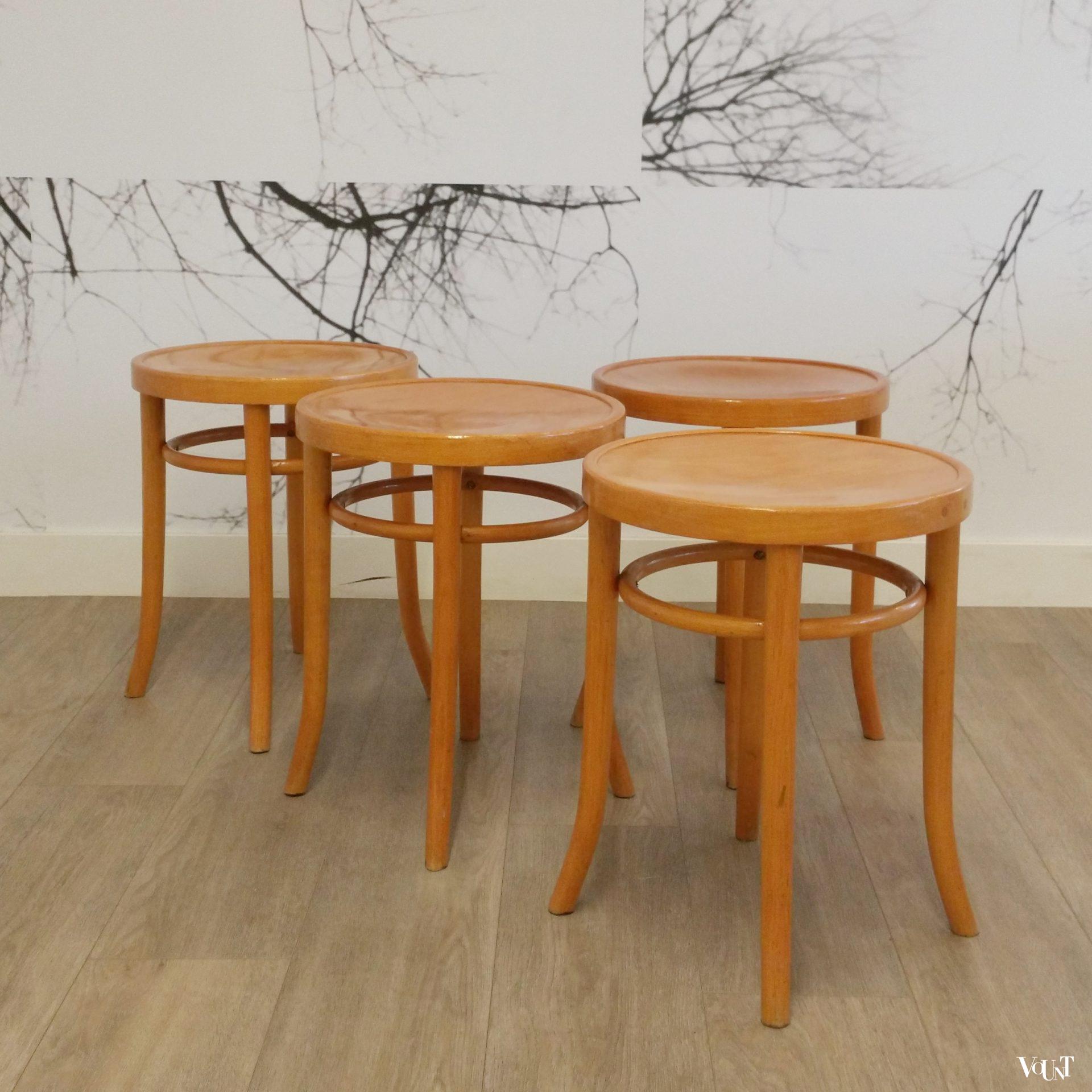 Set van 4 beukenhouten bentwood krukken, Ligna, jaren '60