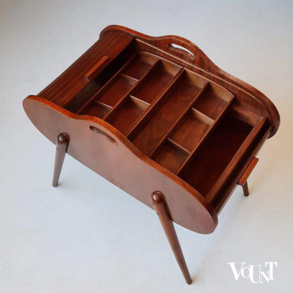 Vintage houten naaidoos op poten, jaren '50/'60