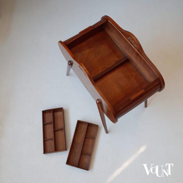 Vintage houten naaidoos op poten, jaren '50/'60