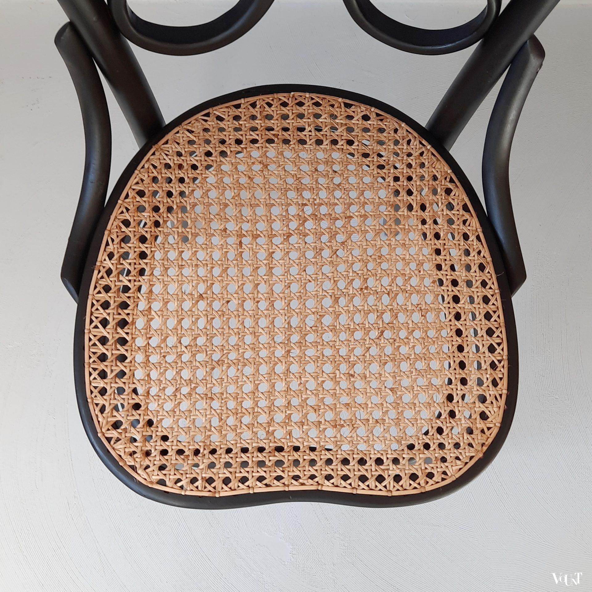 Zwarte bentwood stoel met rotan zitting, 1e helft 20e eeuw