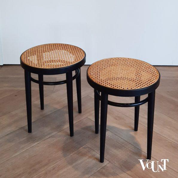 Set van 2 originele zwarte Thonet-krukken 214 RH, jaren '80