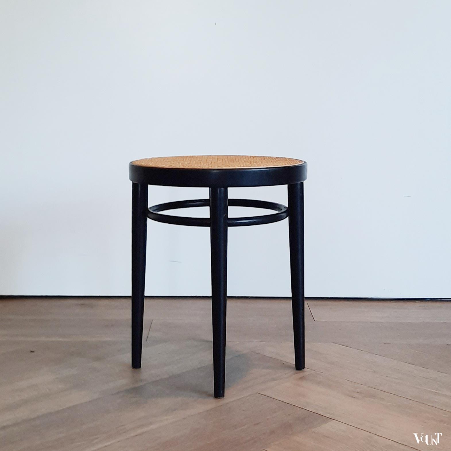 Set van 2 originele zwarte Thonet-krukken 214 RH, jaren '80